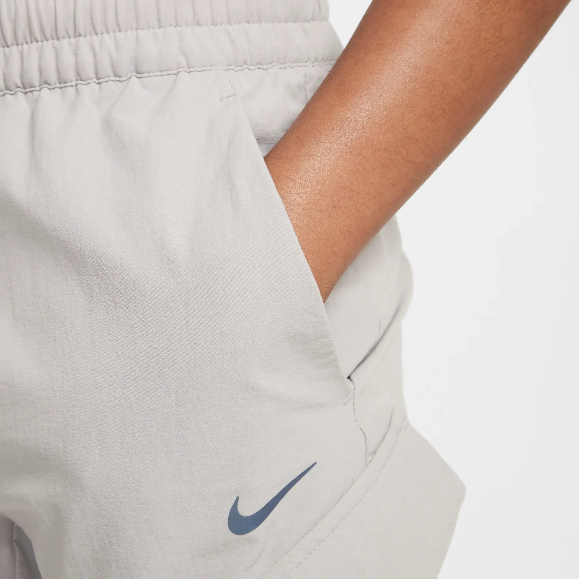 Nike Sportswear City Utility Older Kids' Cargo Trousers - Grey - Nylon/Elastane