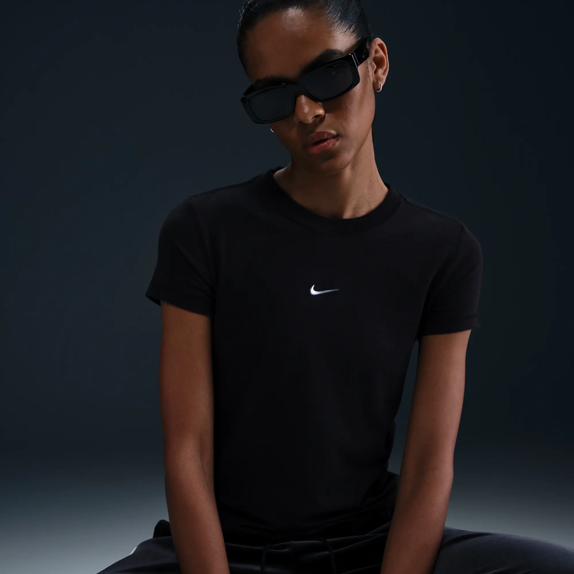 Nike Womens Chill Knit T-Shirt - Black - Size XL - Black