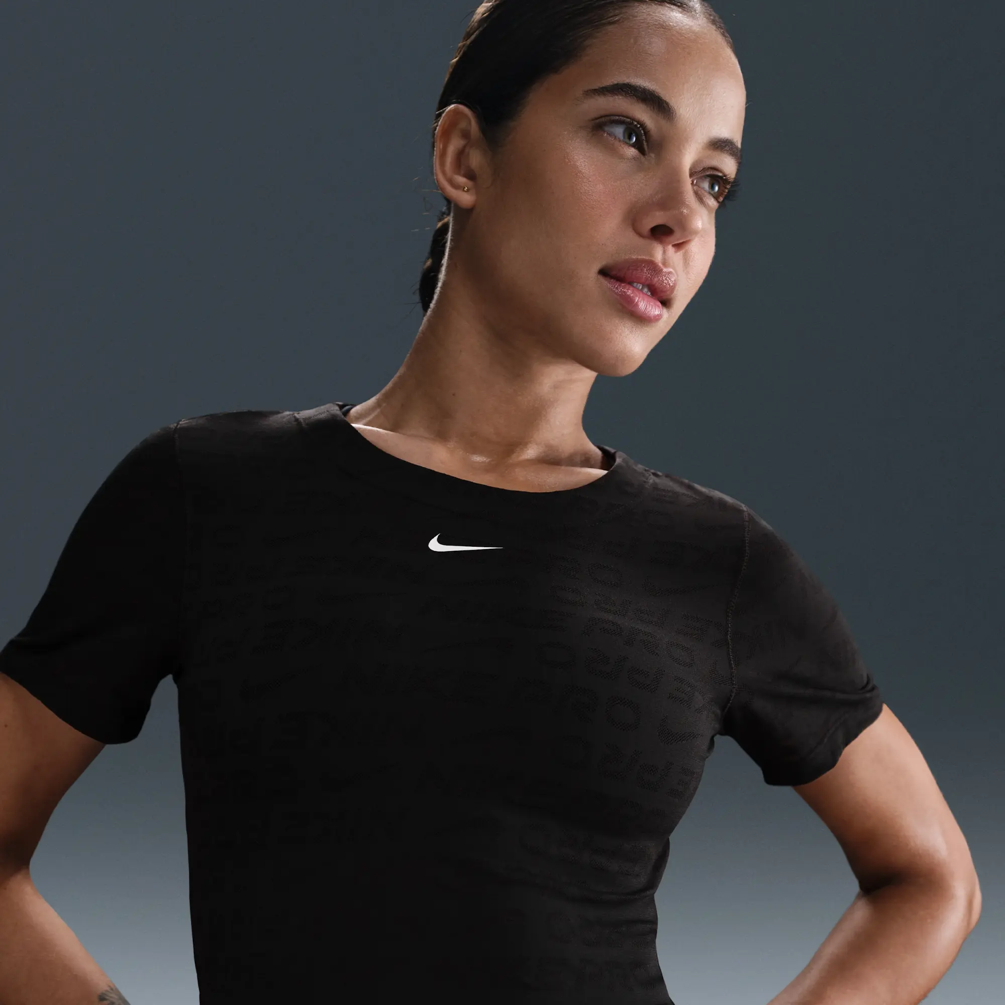 Nike Pro Women's Dri-FIT Short-Sleeve Cropped Jacquard Top - Black - Nylon/Elastane