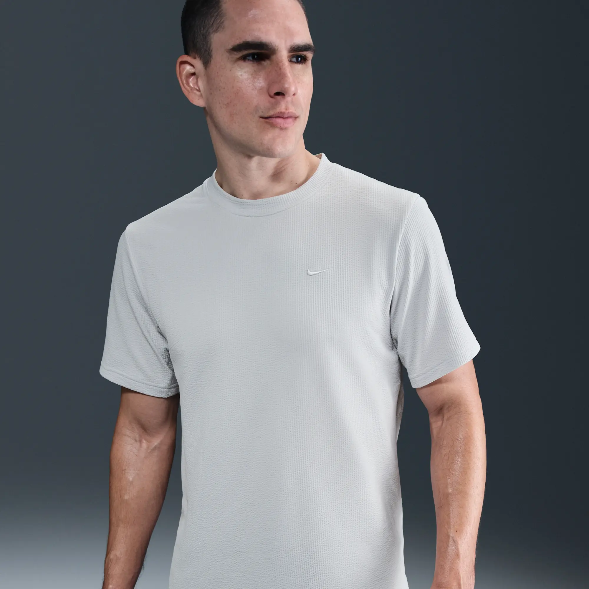 Nike Primary Men's Dri-FIT Short-sleeve Versatile Top - Grey - Polyester
