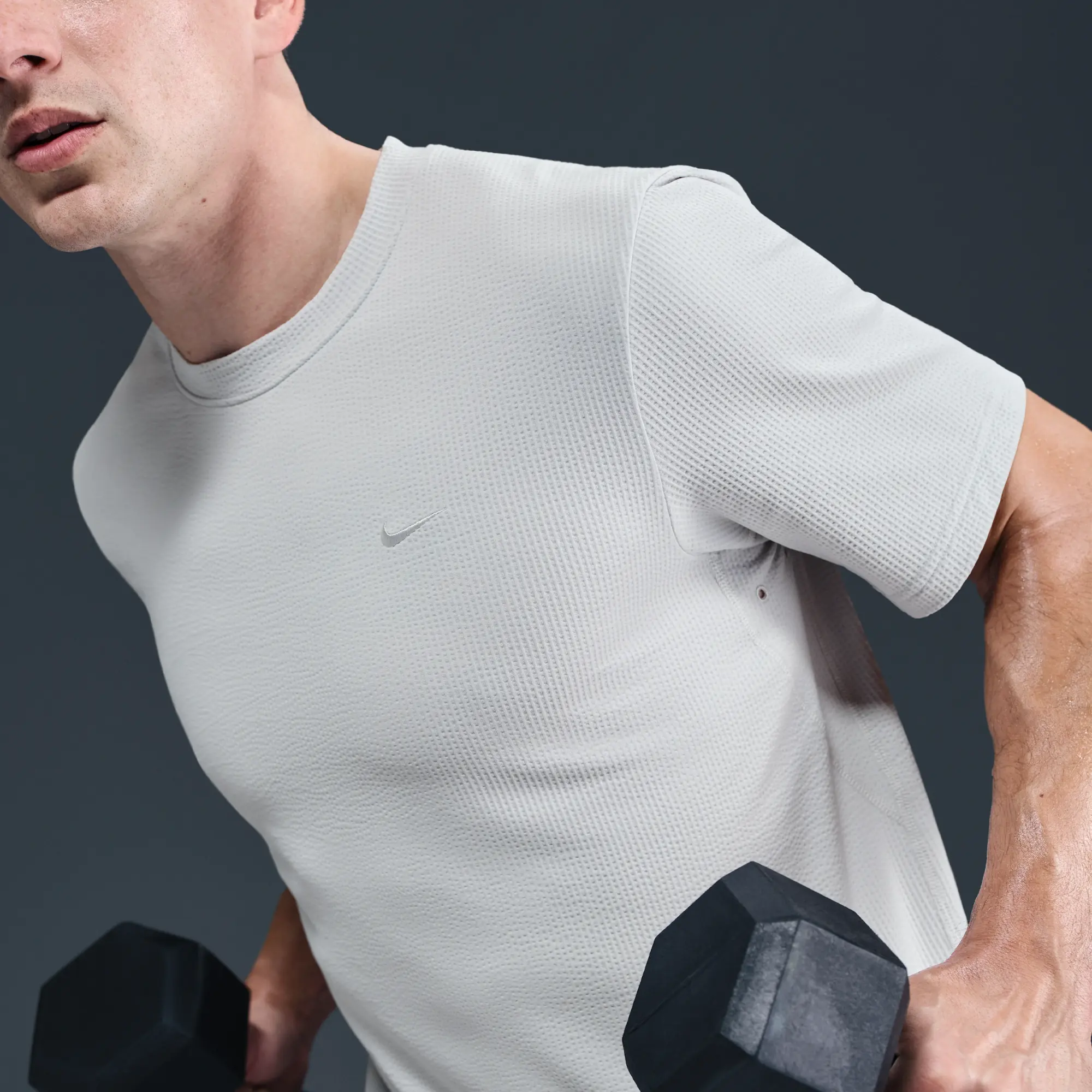 Nike Primary Men's Dri-FIT Short-sleeve Versatile Top - Grey - Polyester