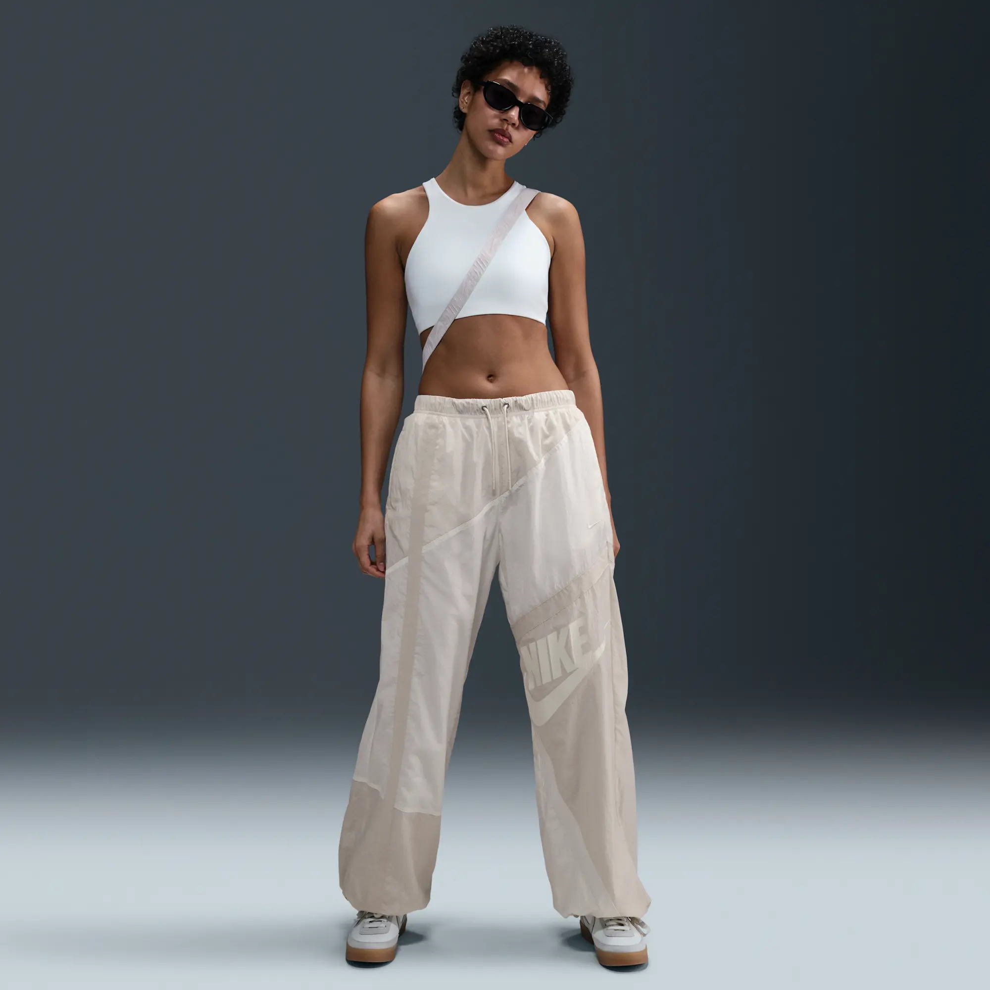 Nike Sportswear Women's Mid-Rise Loose Woven Open-Hem Trousers - White - Nylon