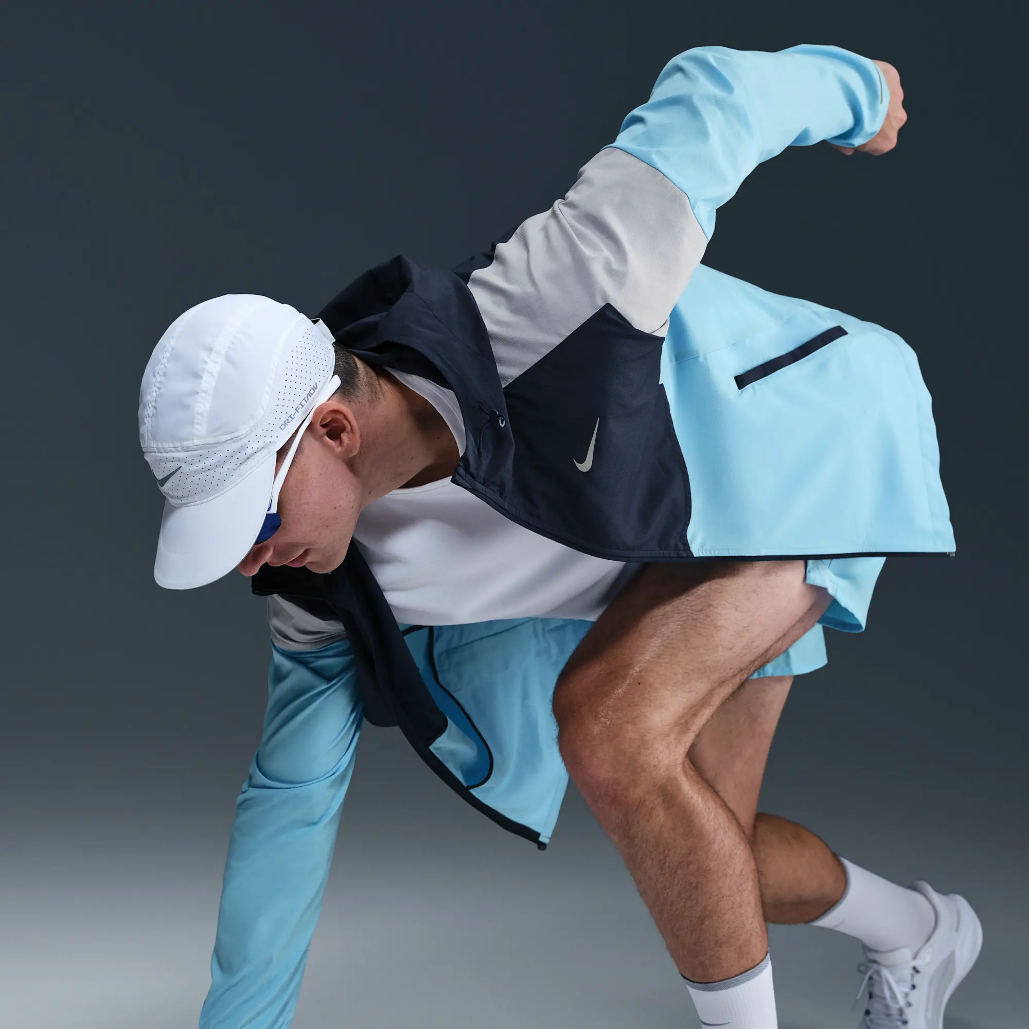 Nike Impossibly Light Windrunner Men's Running Jacket - Blue - Polyester/Elastane