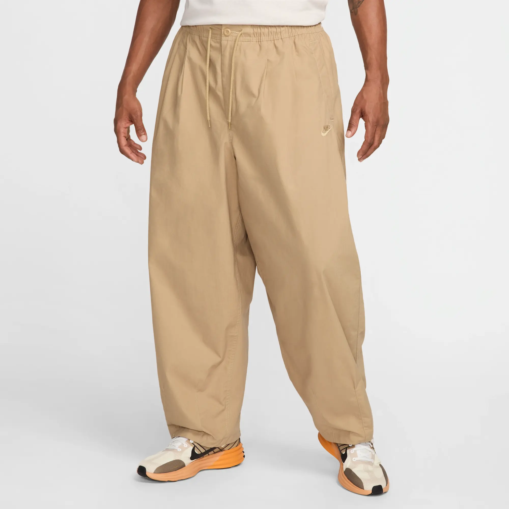 Nike Club Men's Balloon Trousers - Brown