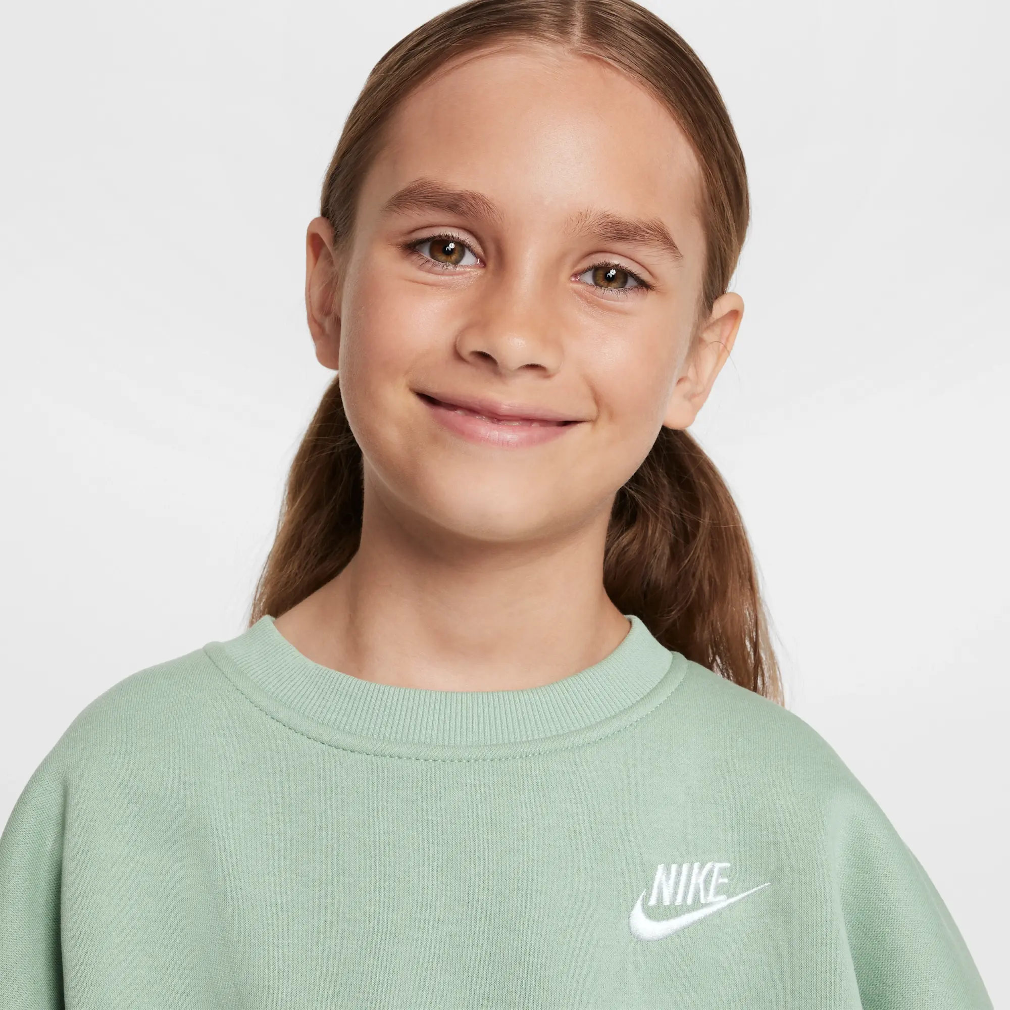 Nike Sportswear Club Fleece Girls' Boxy Crew-Neck Sweatshirt - Green - Fleece > Club Fleece