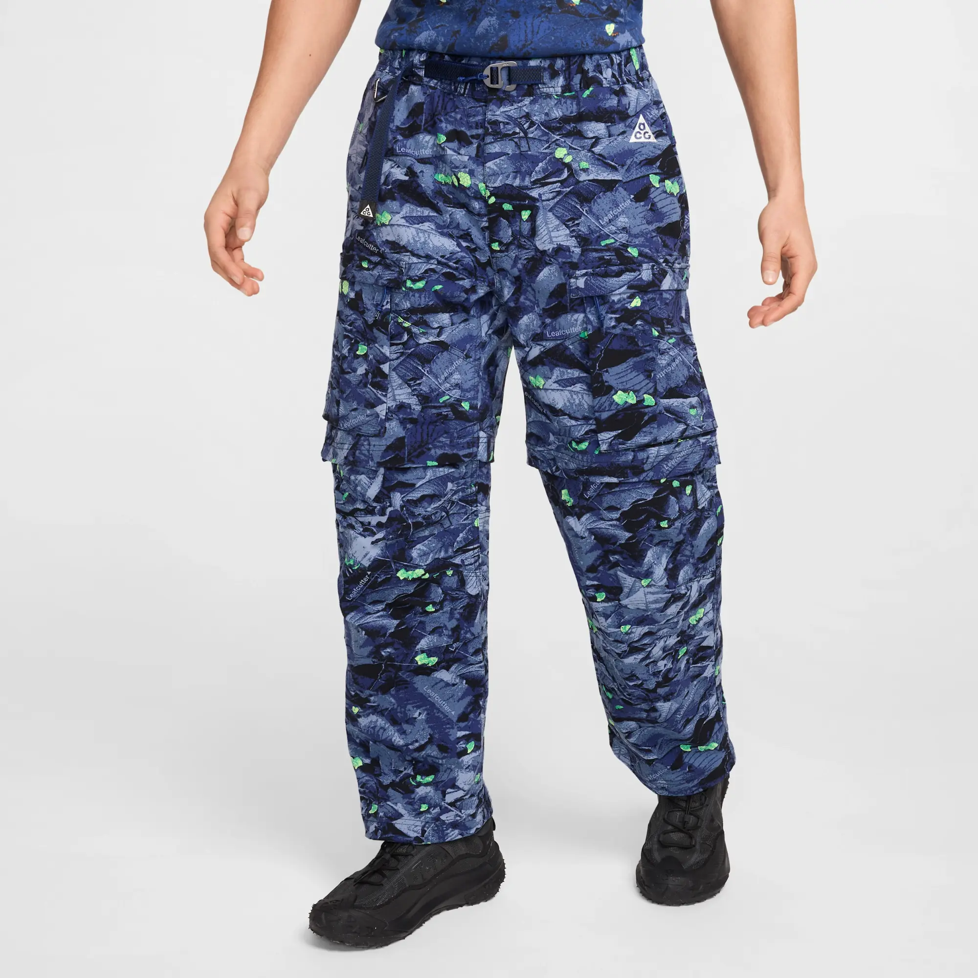 Nike ACG 'Smith Summit' Water-Repellent UV Cargo Trousers - Blue - Recycled Nylon Minimum