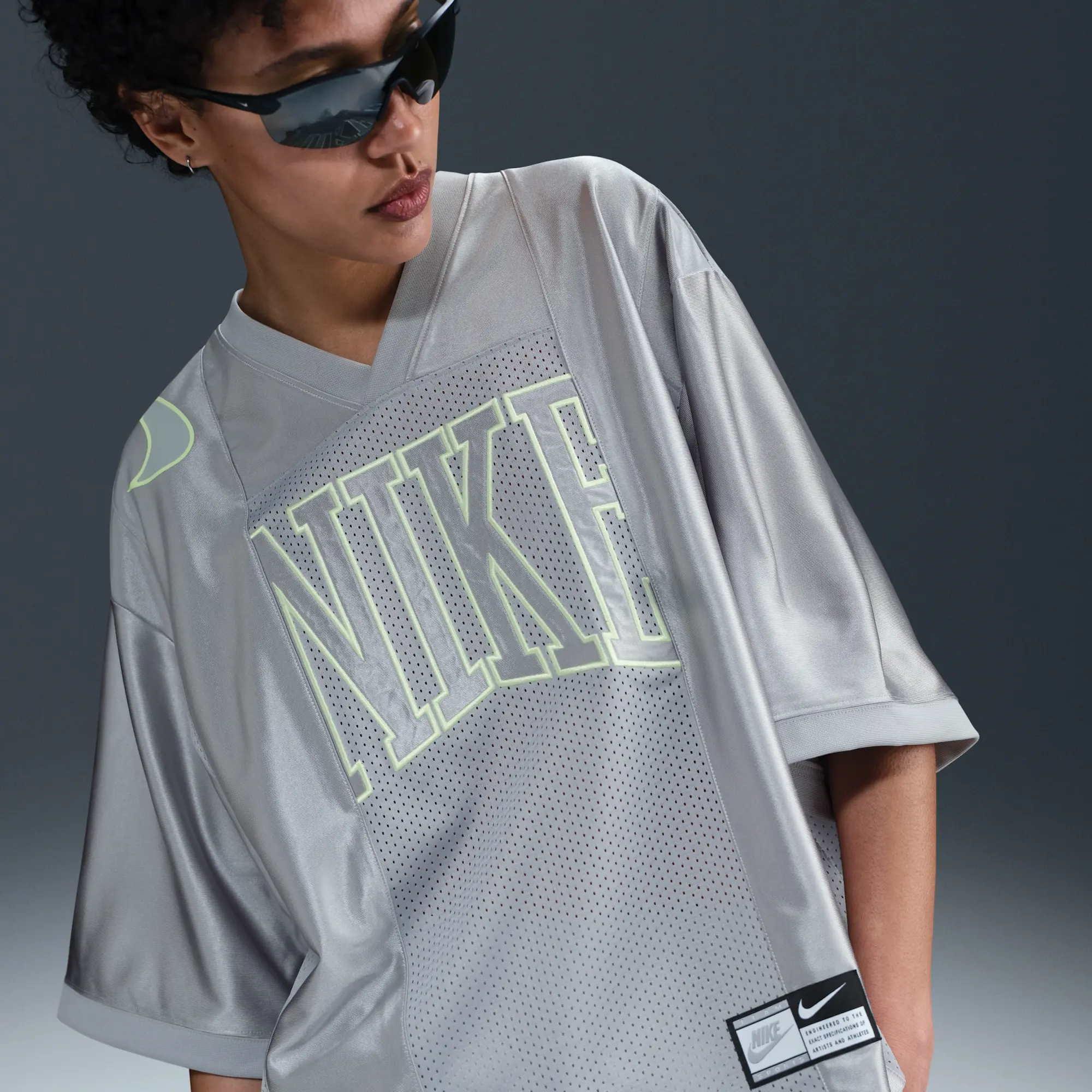 Nike Sportswear Street Women's Oversized Short-Sleeve Graphic Top - Grey - Sustainable Materials