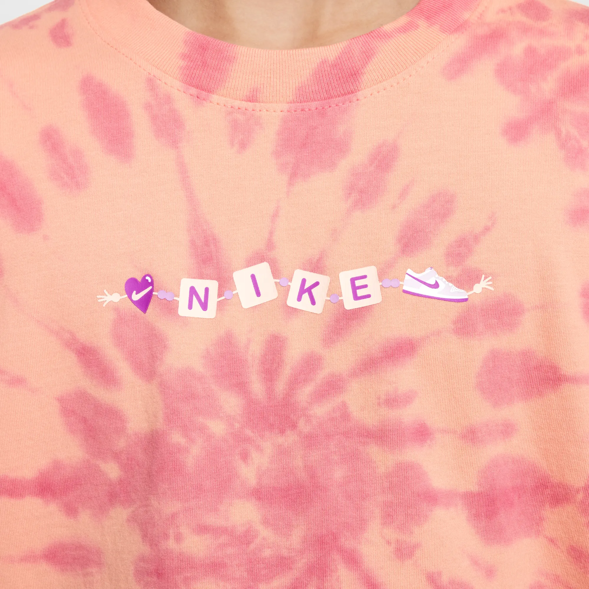 Nike Sportswear Older Kids' (Girls') T-Shirt - Orange