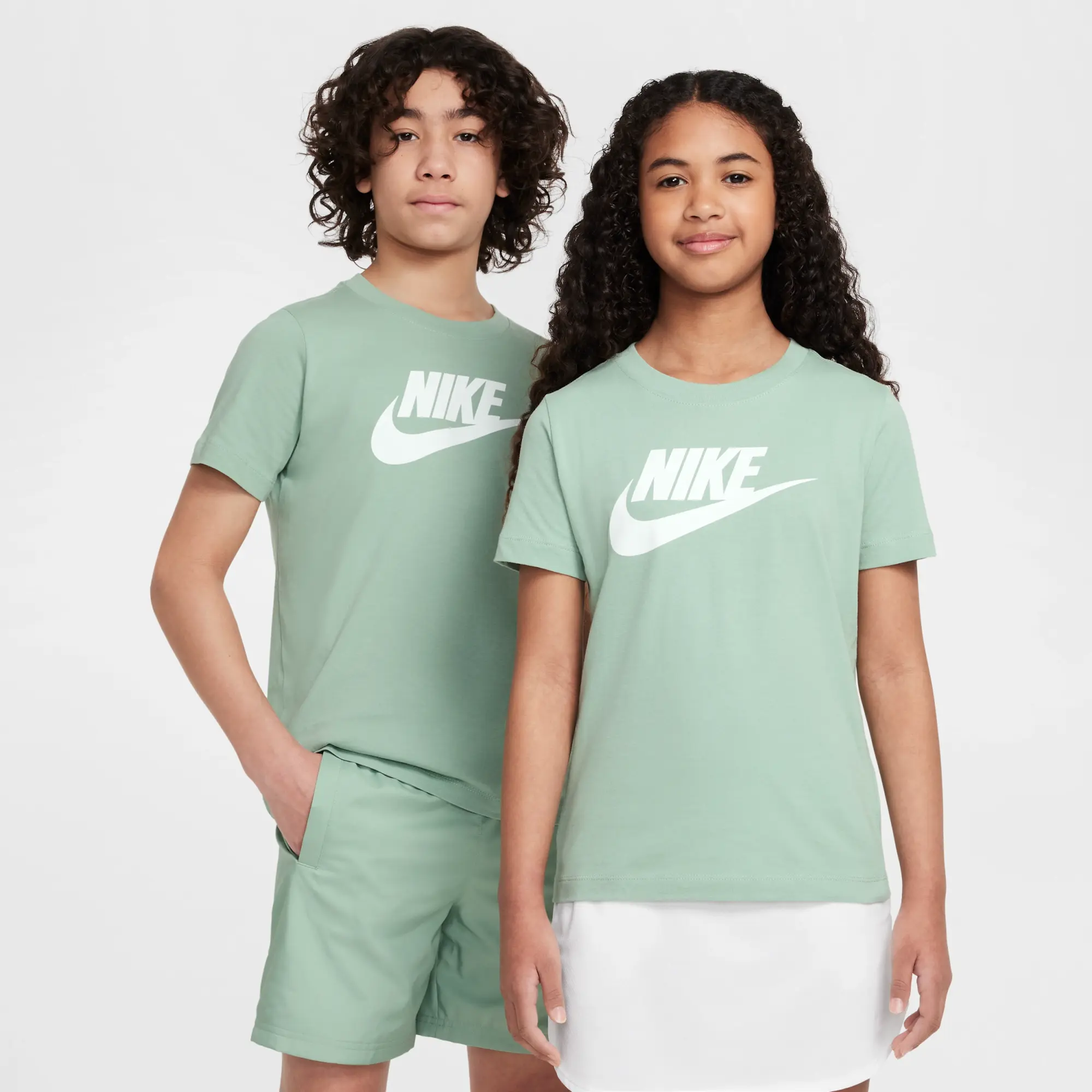 Nike Sportswear Older Kids' T-Shirt - Green