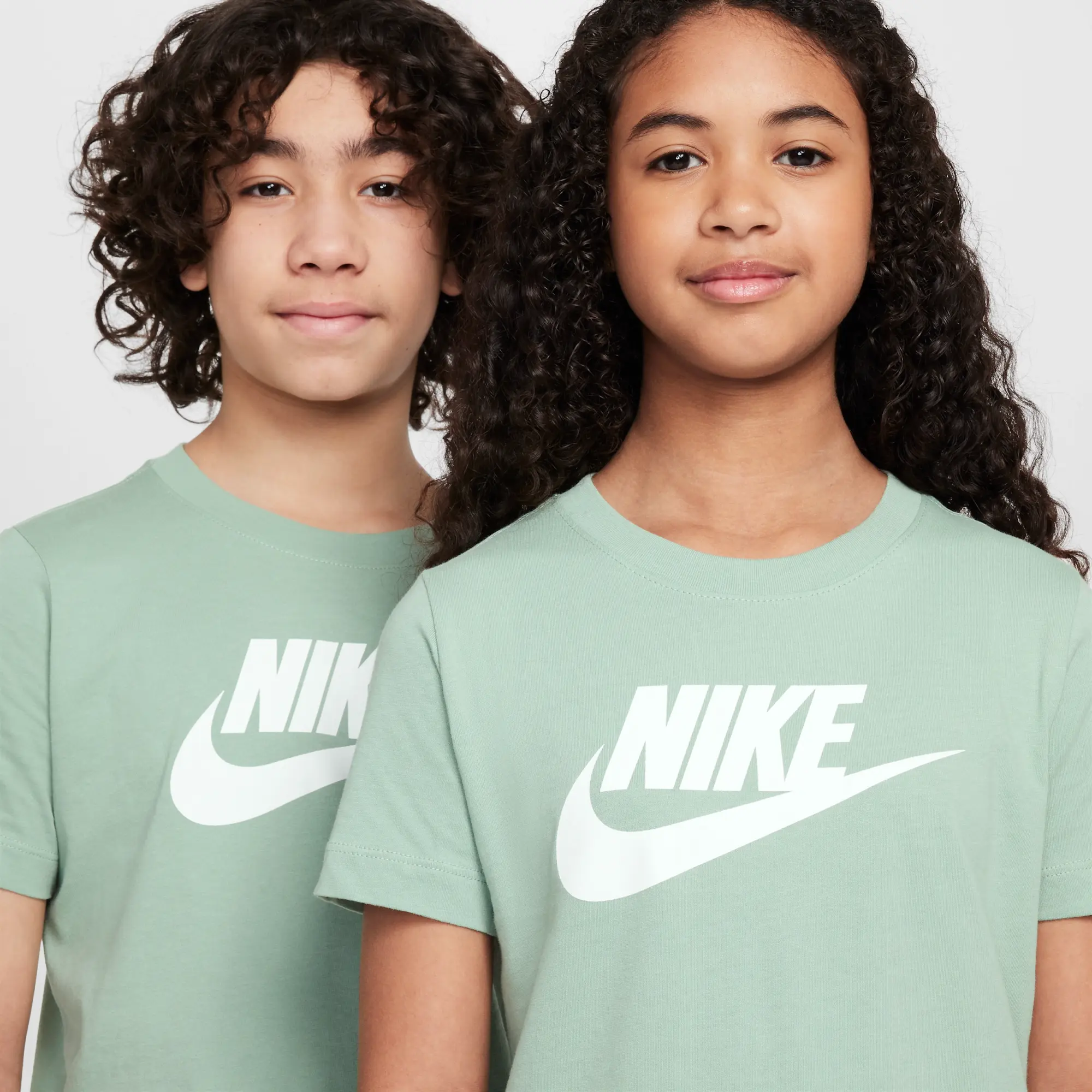 Nike Sportswear Older Kids' T-Shirt - Green