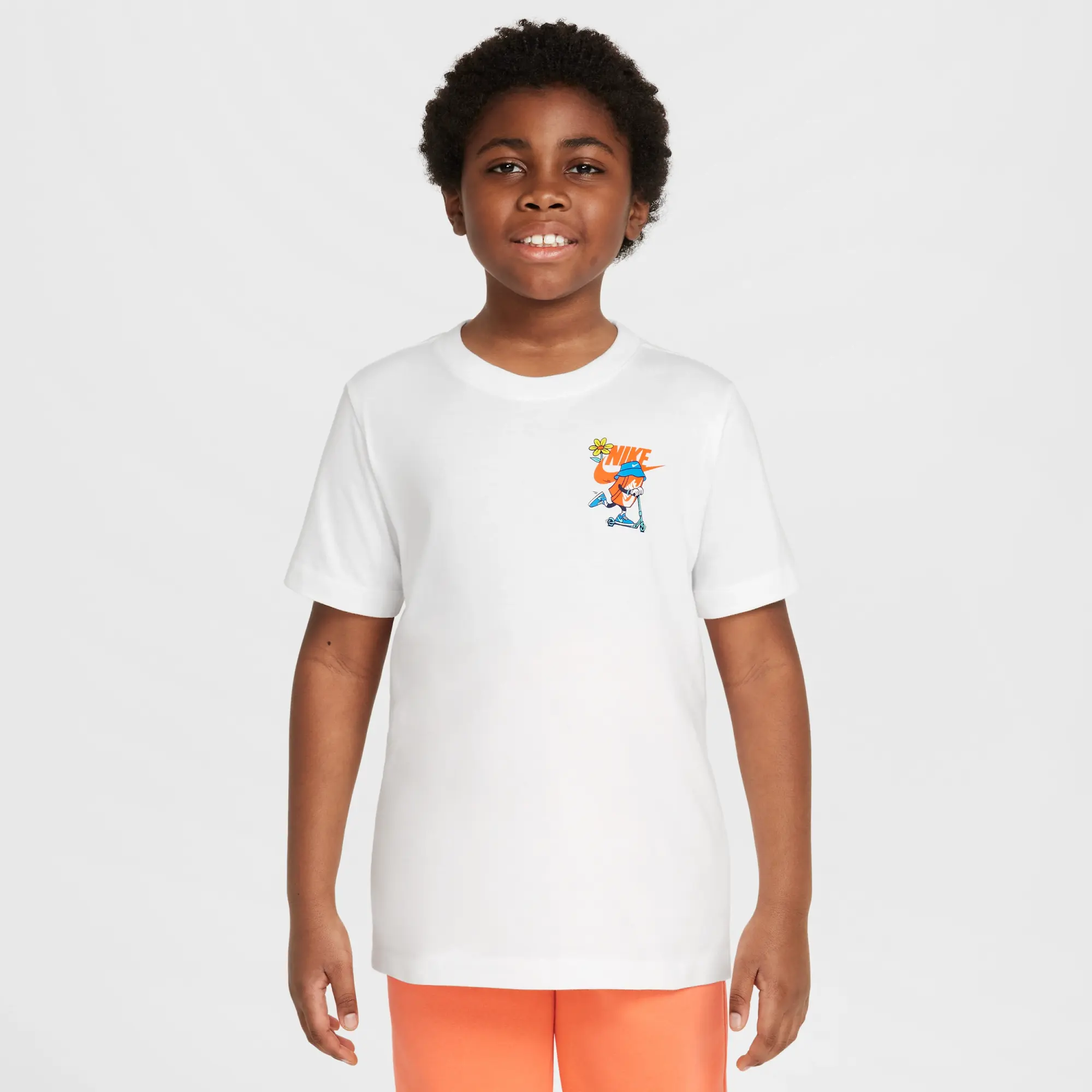 Nike Sportswear Older Kids' T-Shirt - White