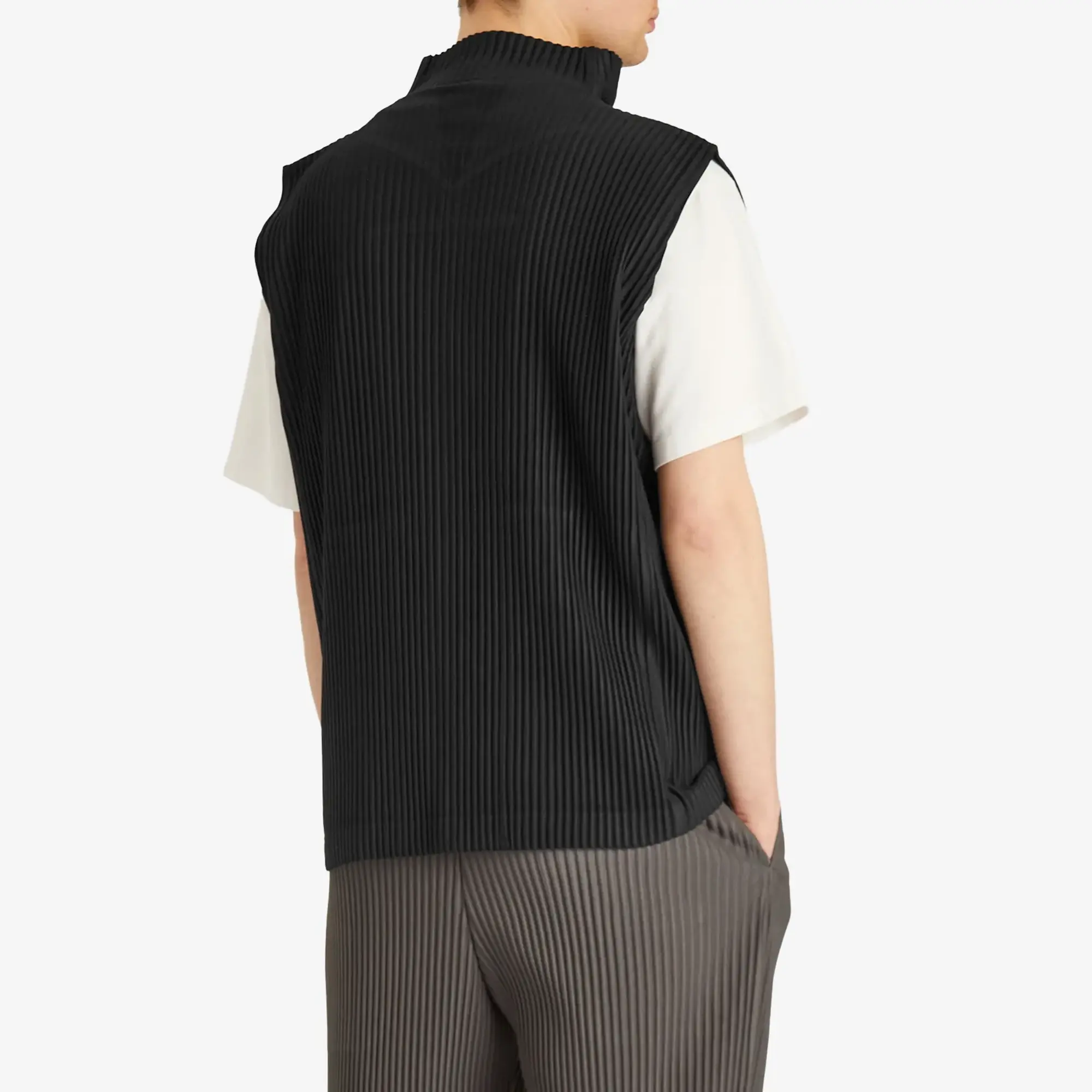 Homme Plissé Issey Miyake Men's Pleated Gilet Black