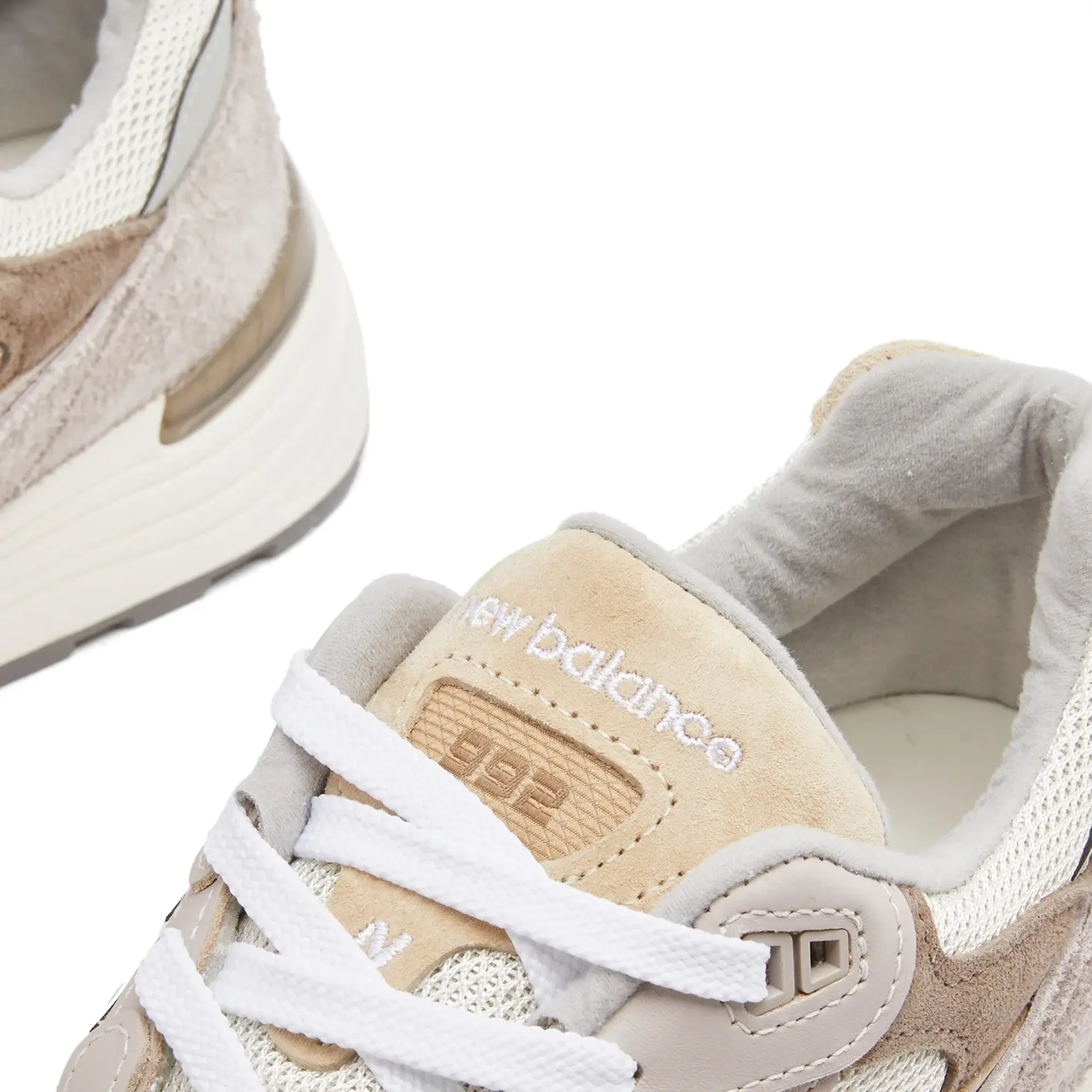 New Balance Mius 992 Sneaker - Beige/White