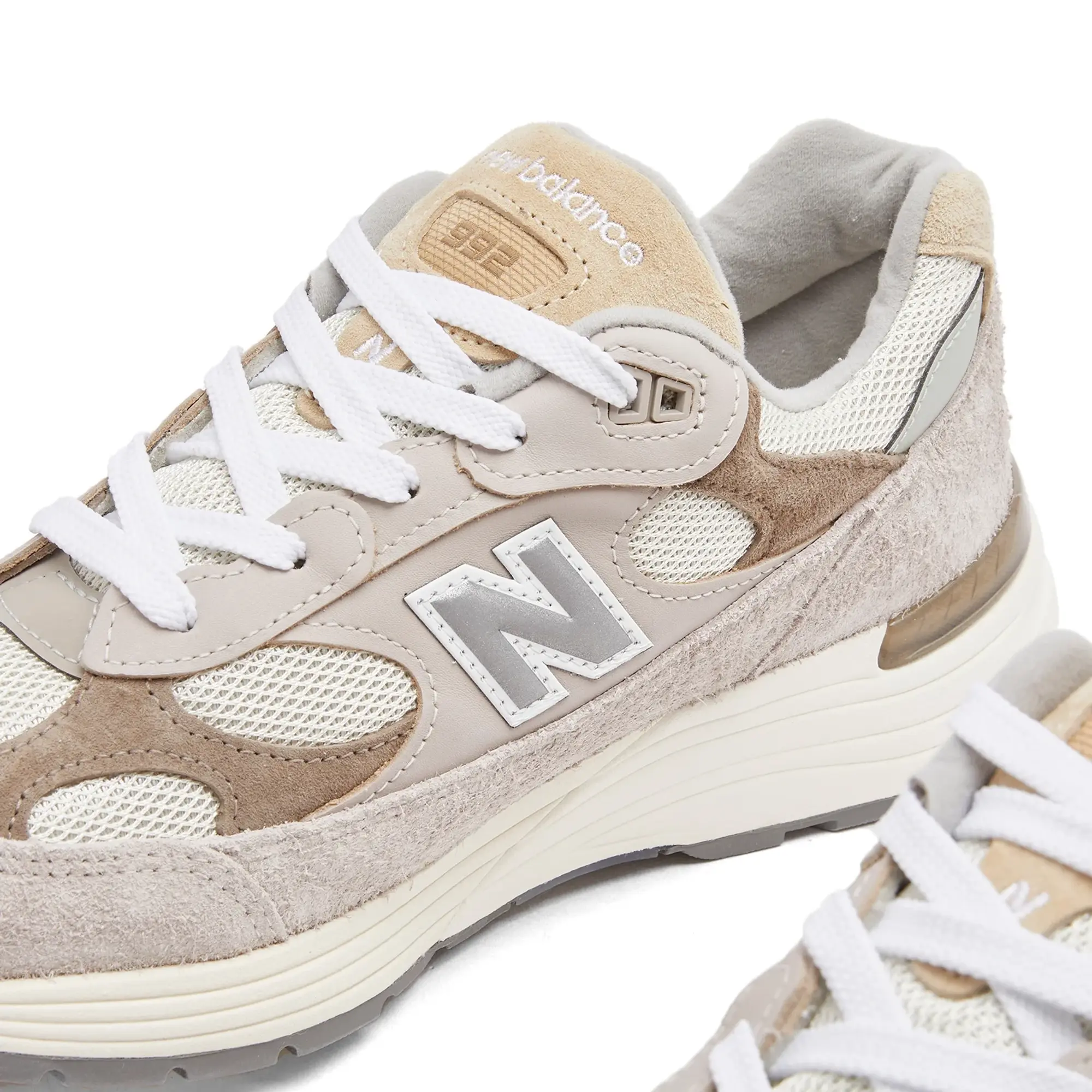 New Balance Mius 992 Sneaker - Beige/White