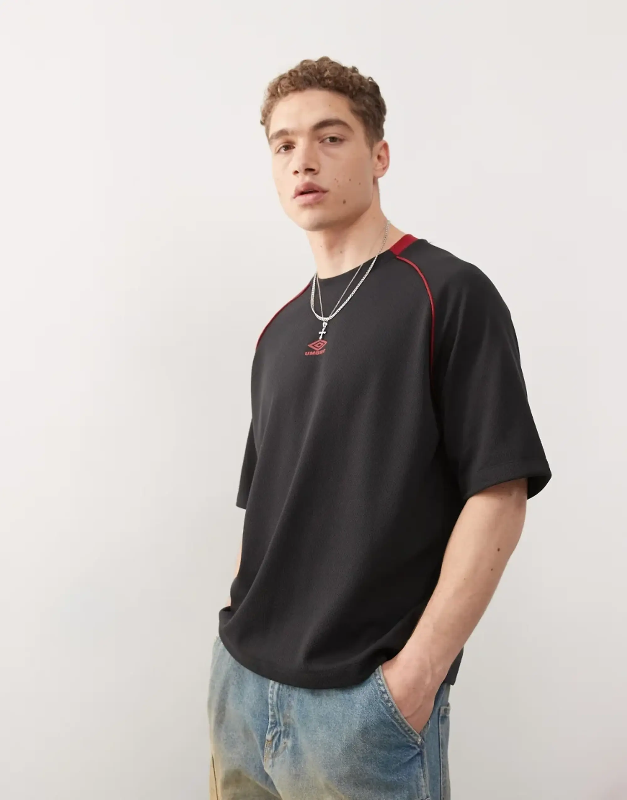 Umbro Panelled Mesh T-Shirt In Black