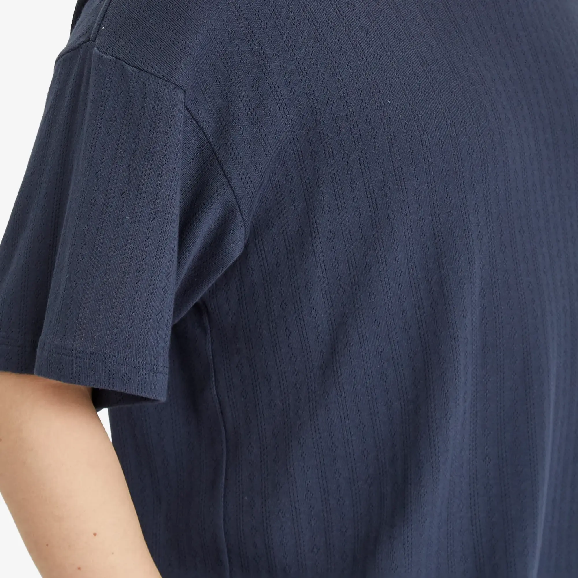 A Kind of Guise Men's Tador T-Shirt Dark Iris