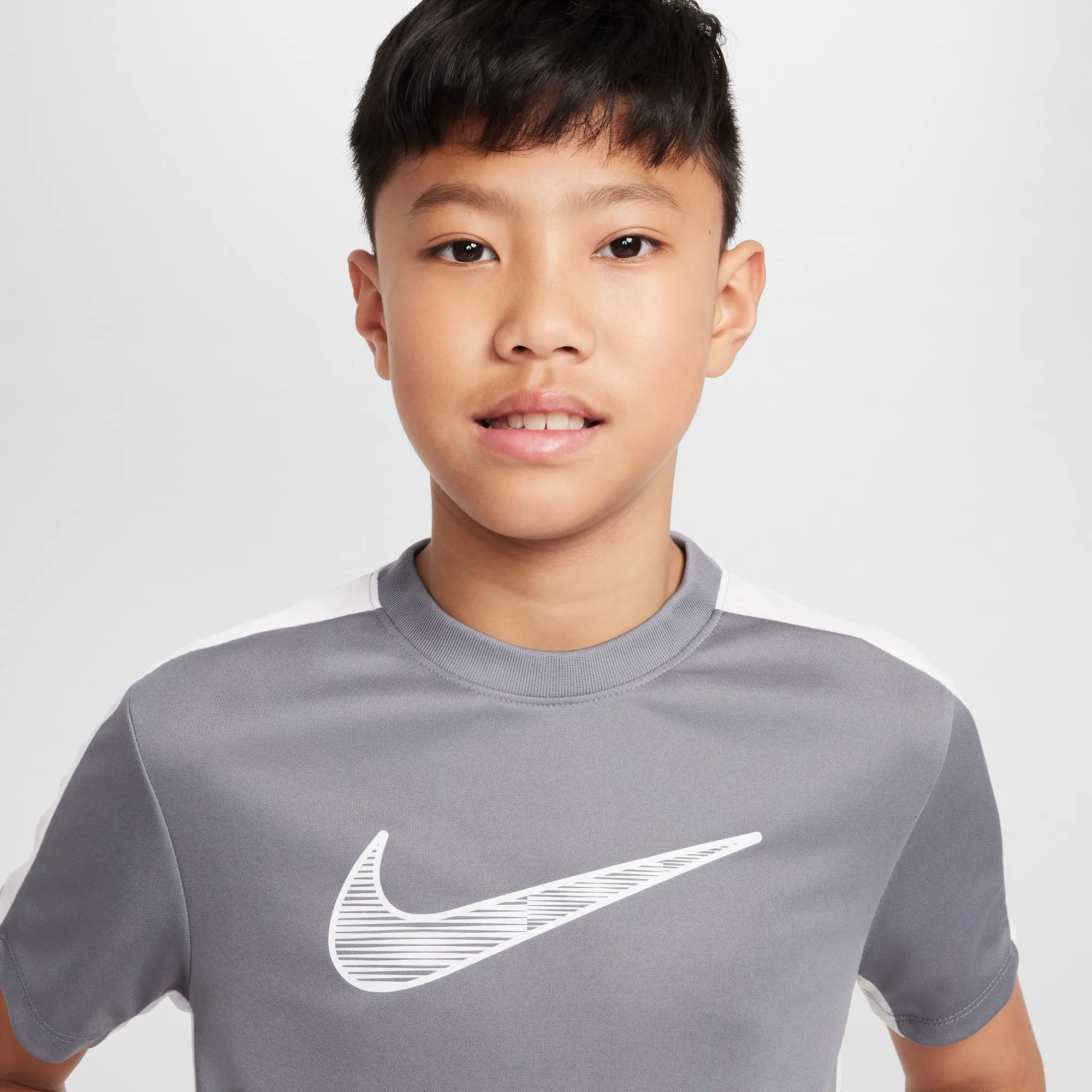 Nike Trophy23 Older Kids' Dri-FIT Short-Sleeve Top - Grey - Polyester