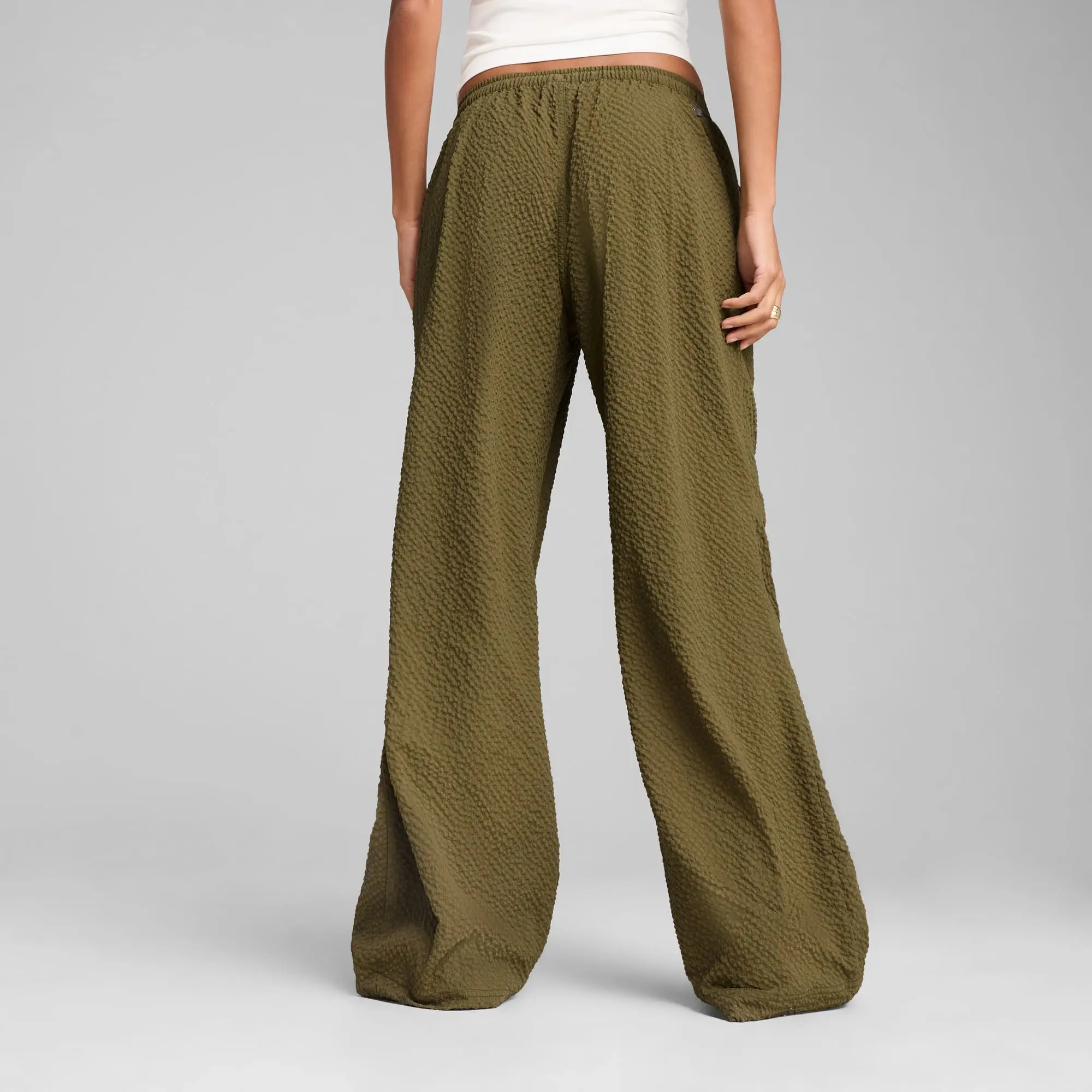 PUMA Yona Parachute Pants Women, Olive Drab, size Large