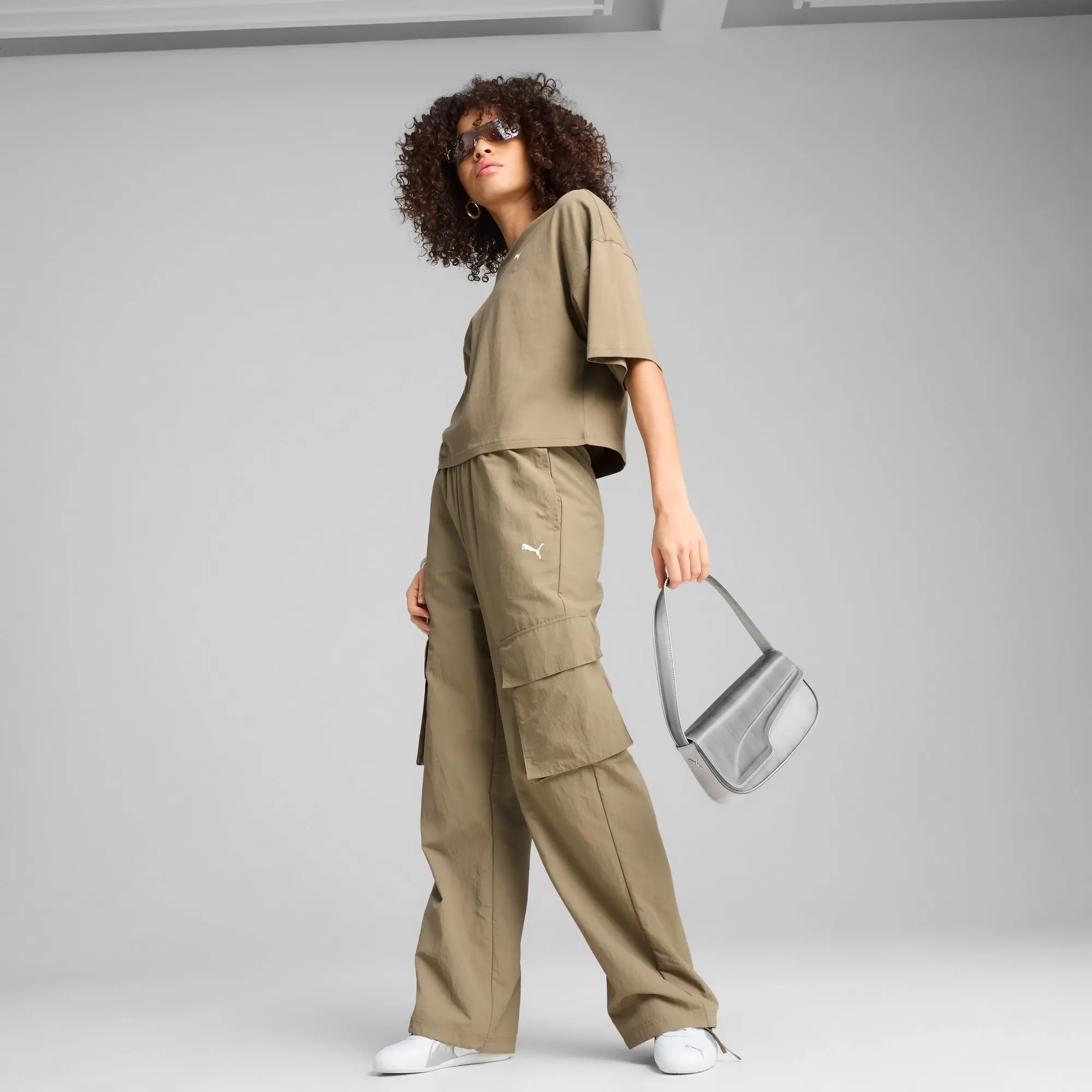 PUMA Wardrobe Essentials Relaxed Woven Cargo Pants Women, Velvet Moss, size Large