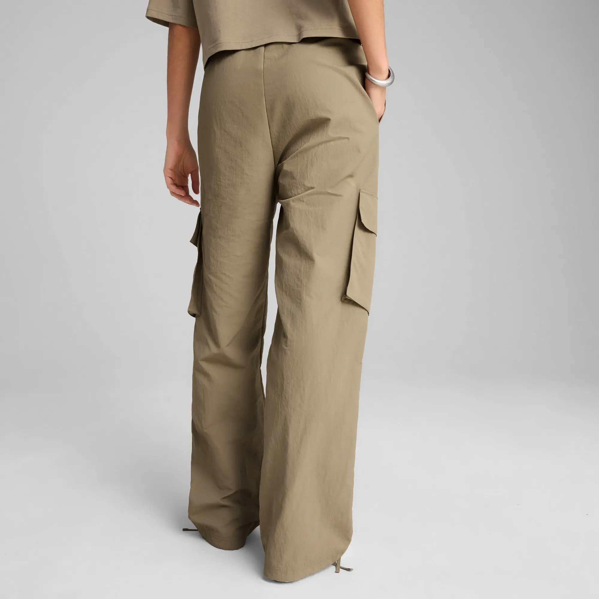 PUMA Wardrobe Essentials Relaxed Woven Cargo Pants Women, Velvet Moss, size Large