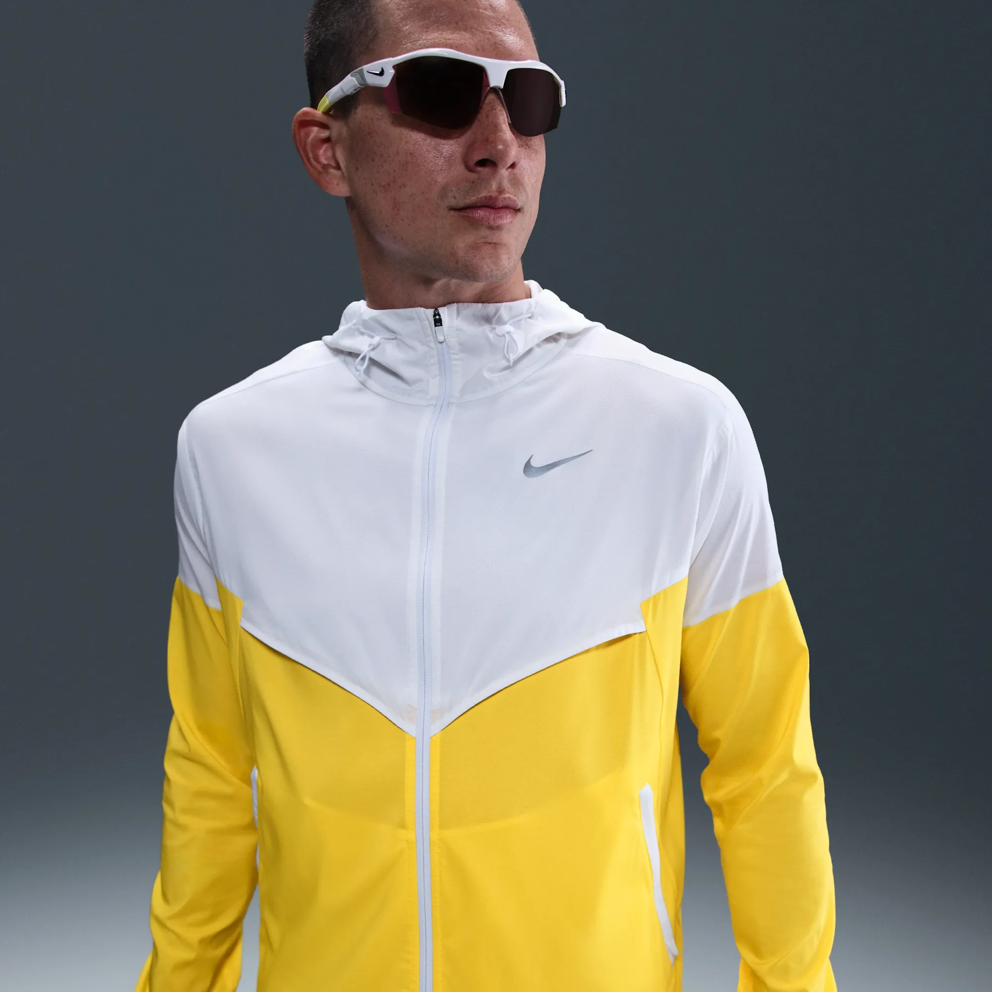 Nike Impossibly Light Windrunner Men's Running Jacket - White