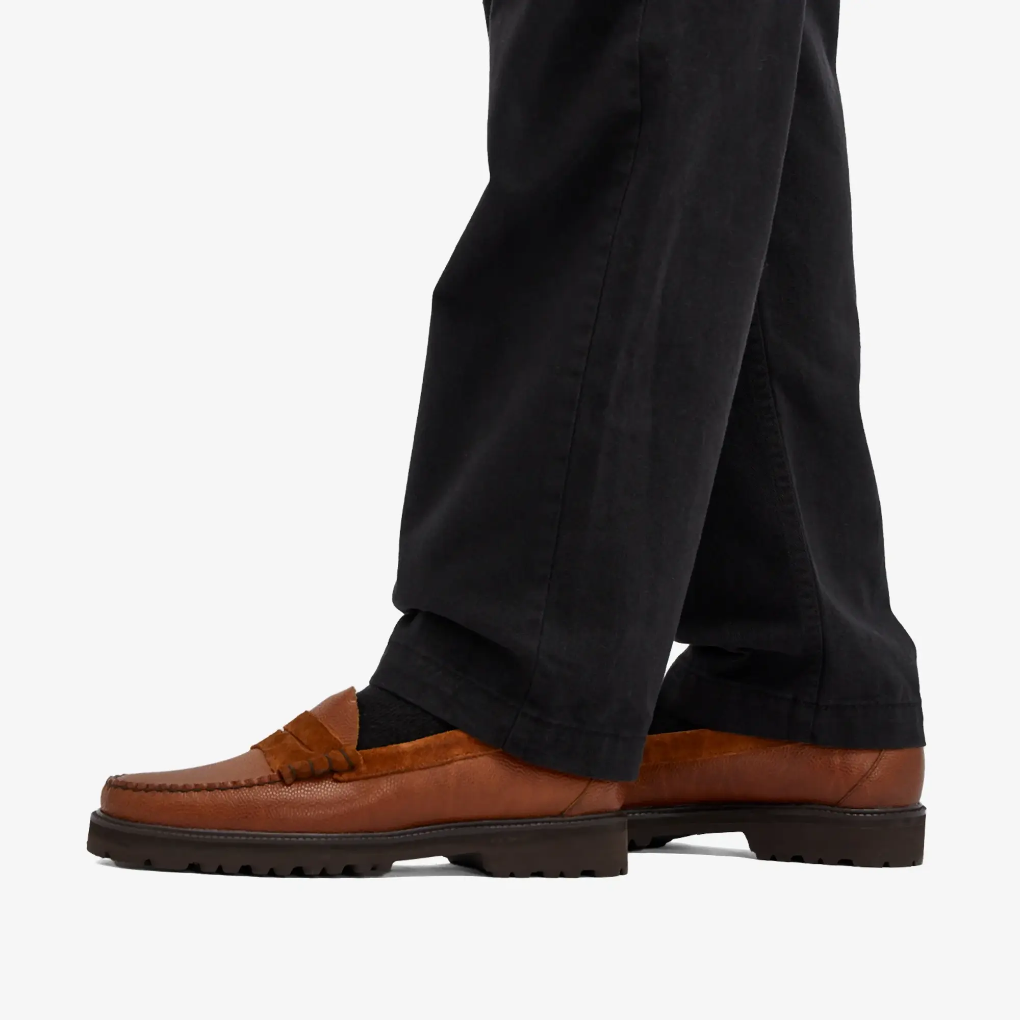 Bass Weejuns Men's Larson Lug Soft Grain Loafer Mid Brown Textured Leather