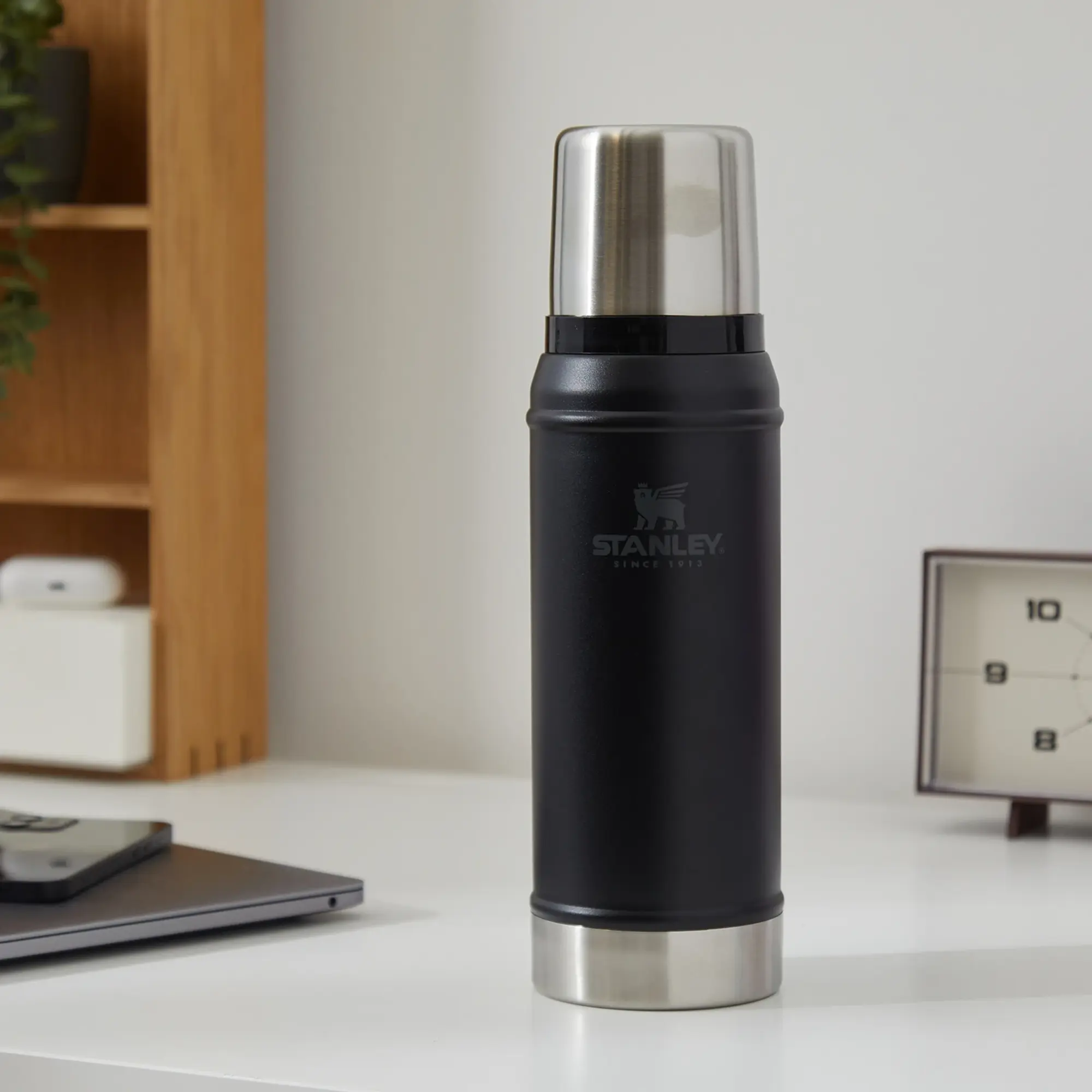 Stanley Legendary Classic Bottle - 25oz Matte Black