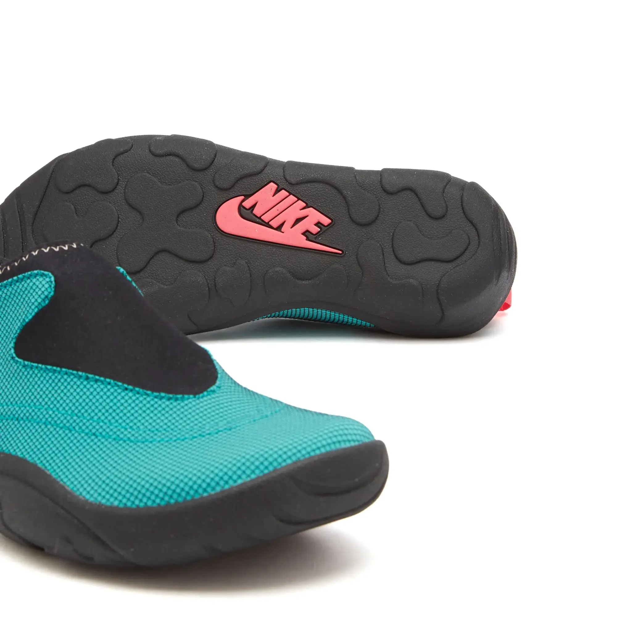 Nike Men's Aqua Turf Sneaker Green/Scarlet/Coral