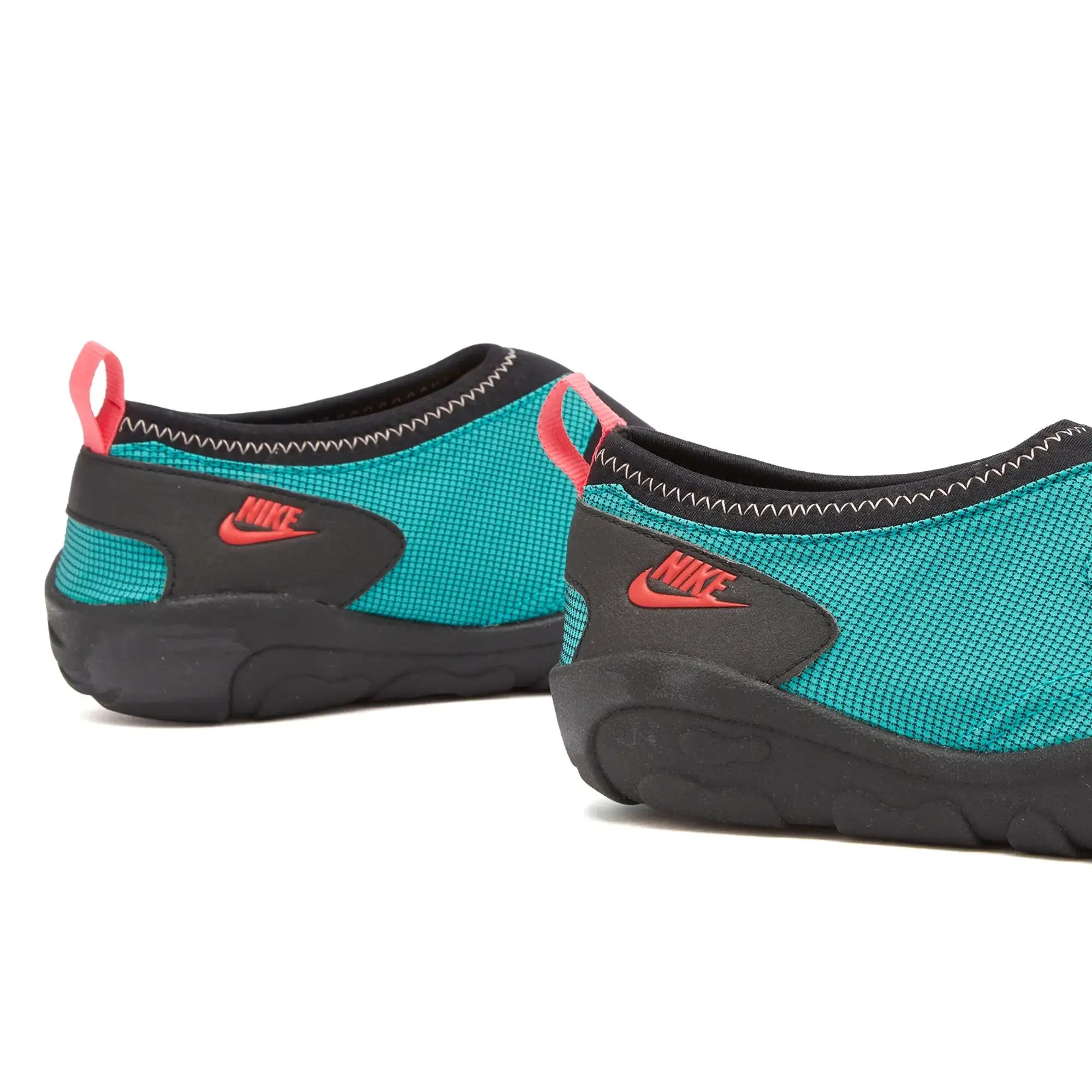 Nike Men's Aqua Turf Sneaker Green/Scarlet/Coral