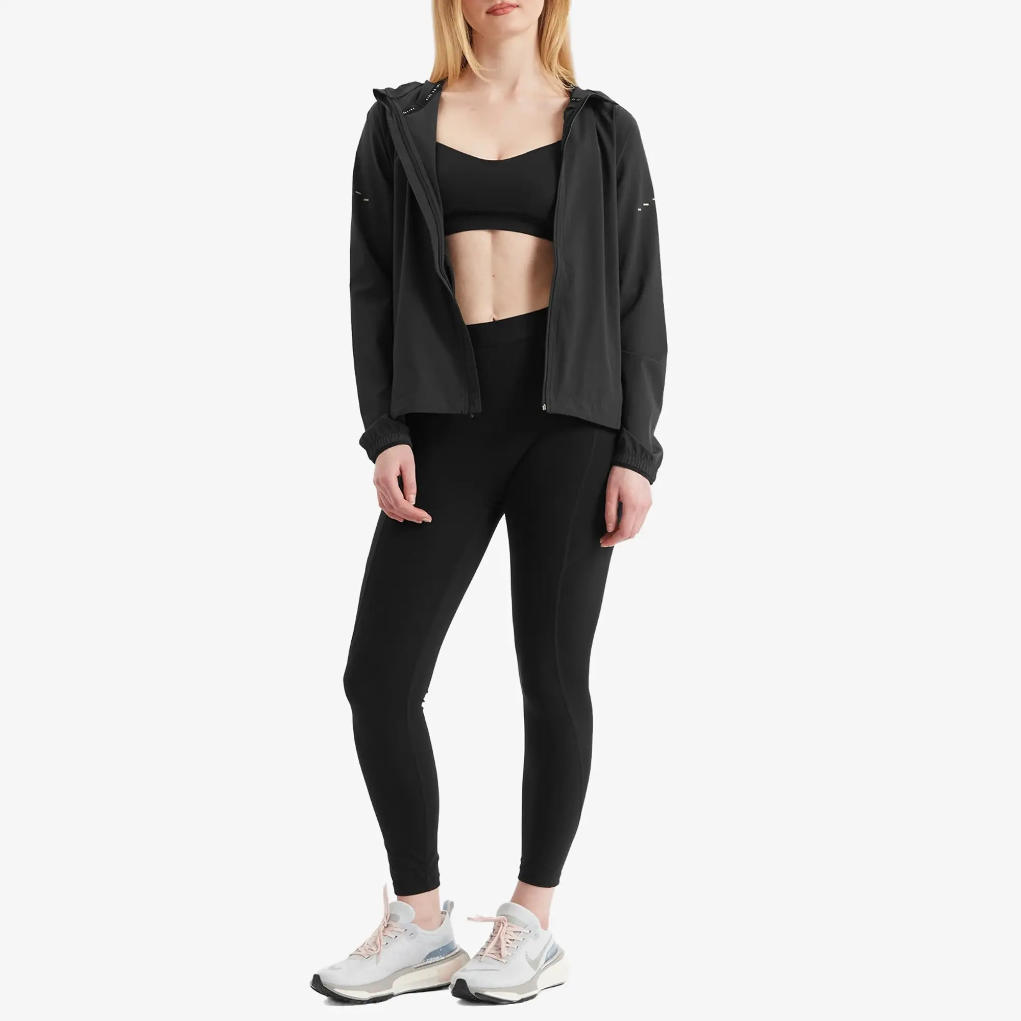 Nike Women's Dri-Fit Trace Bra Black/Sail