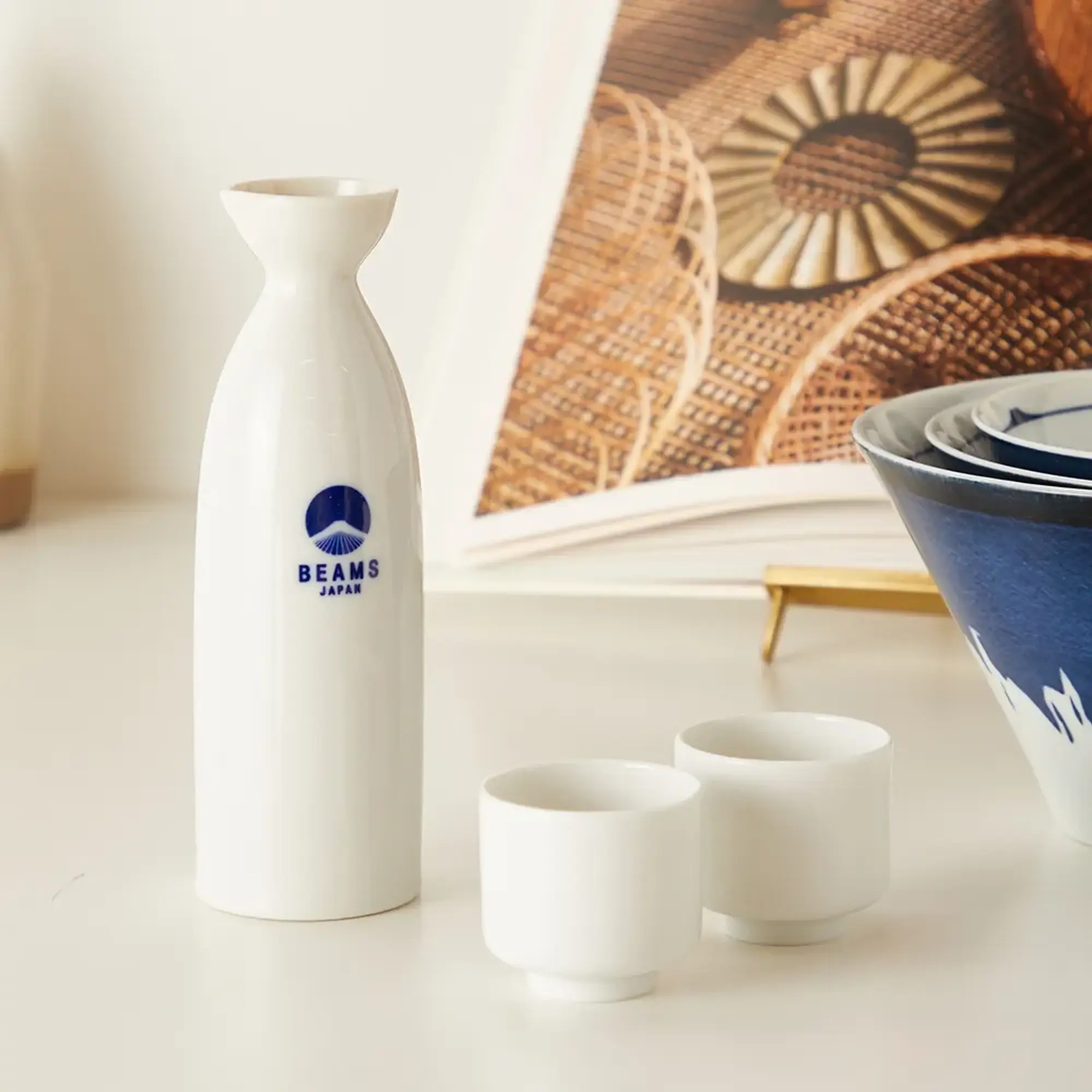 BEAMS JAPAN Sake Bottle & Cup Set White
