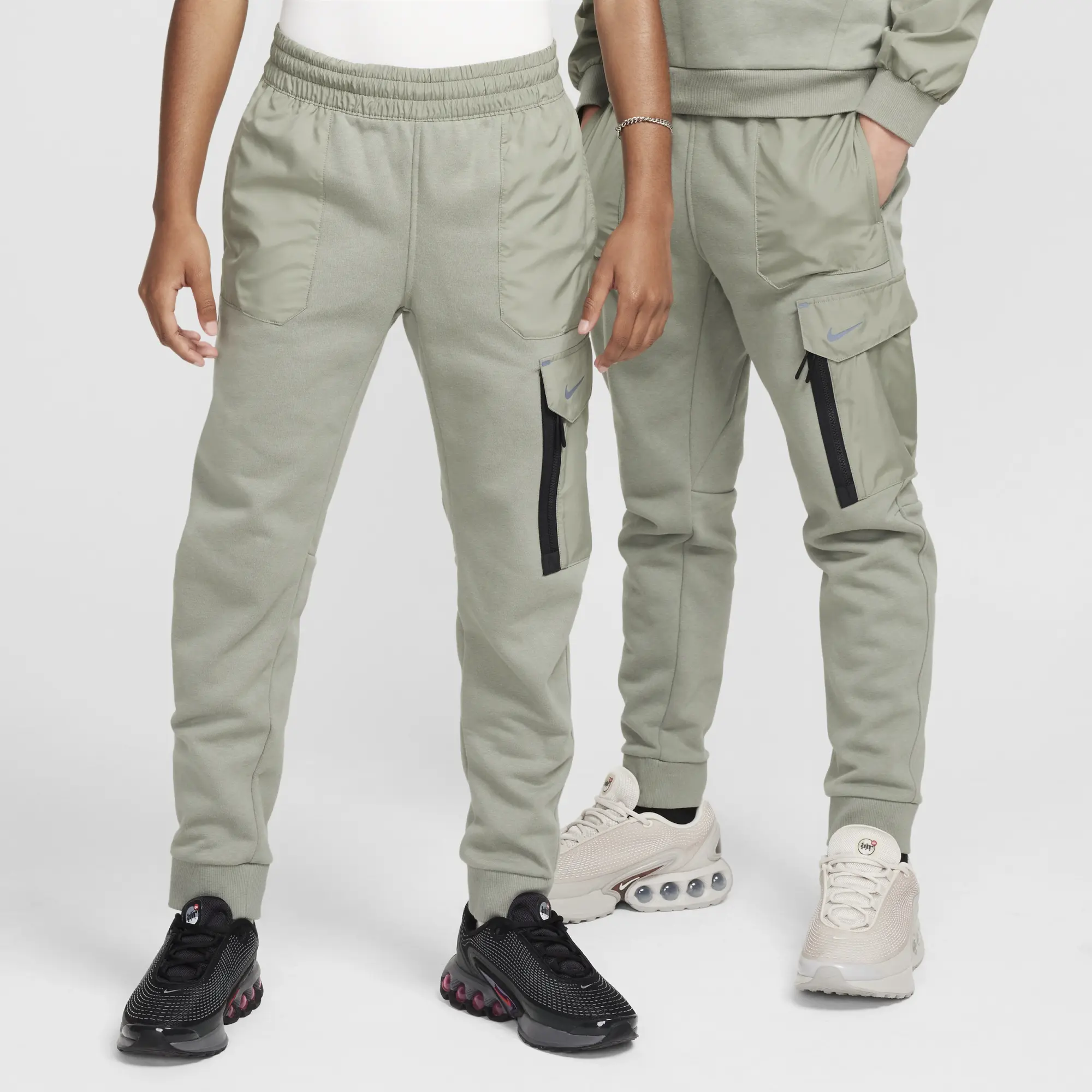 Nike Sportswear City Utility EasyOn Older Kids' Fleece Trousers - Grey - Cotton/Polyester