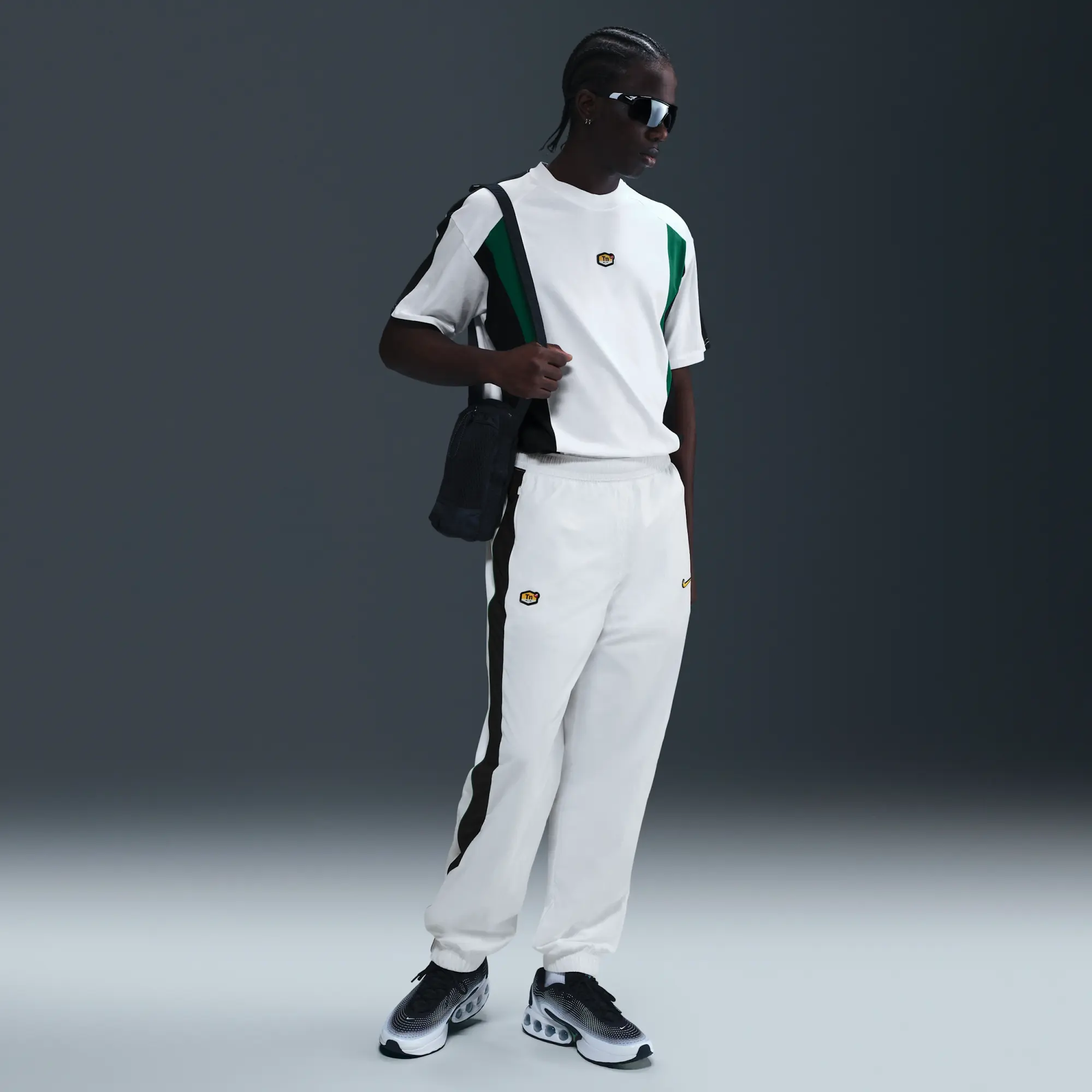 Nike Sportswear Men's Woven Trousers - White - Nylon