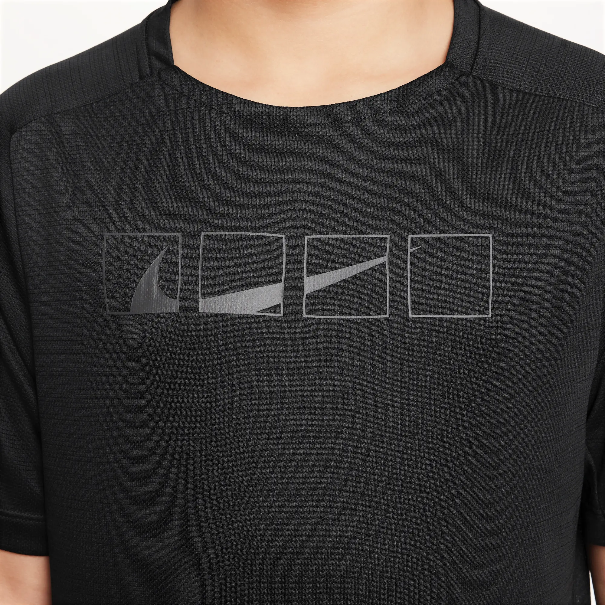Nike Multi Tech Older Kids' (Boys') Dri-FIT Short-Sleeve Top - Black - Sustainable Materials