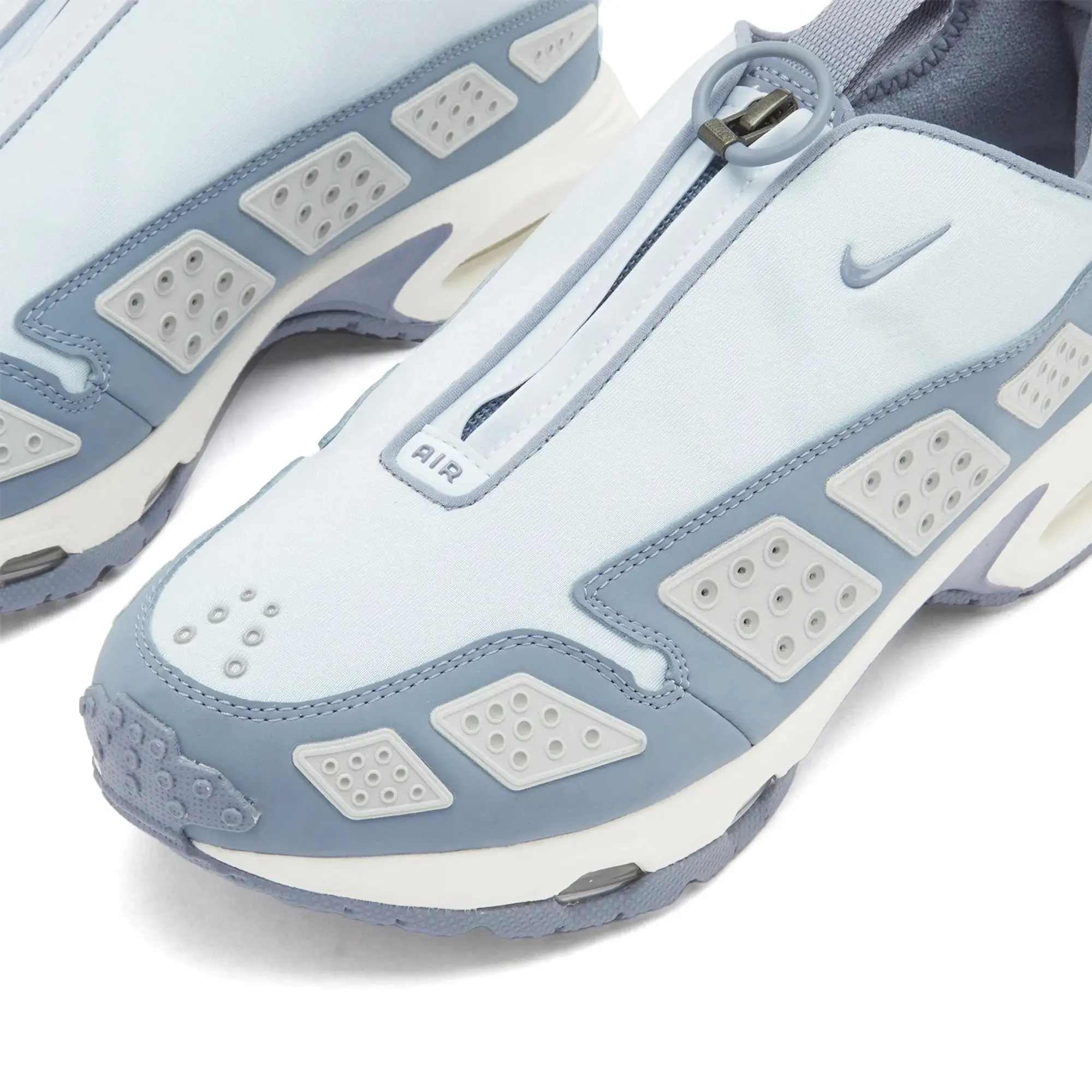 Nike Women's Air Max SNDR W Sneaker Blue/Slate/Sail