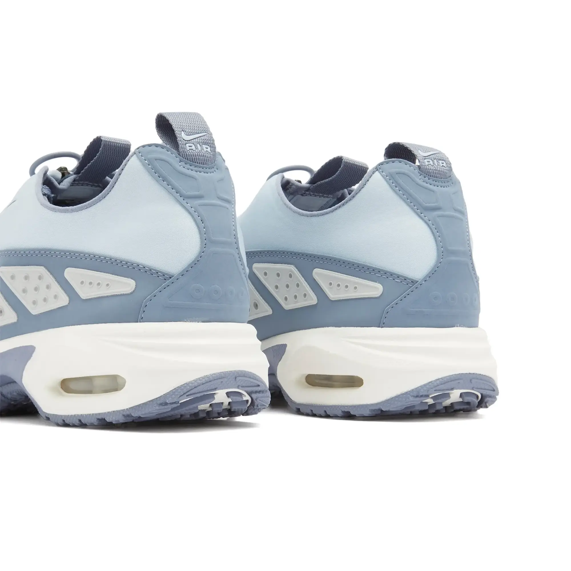 Nike Women's Air Max SNDR W Sneaker Blue/Slate/Sail