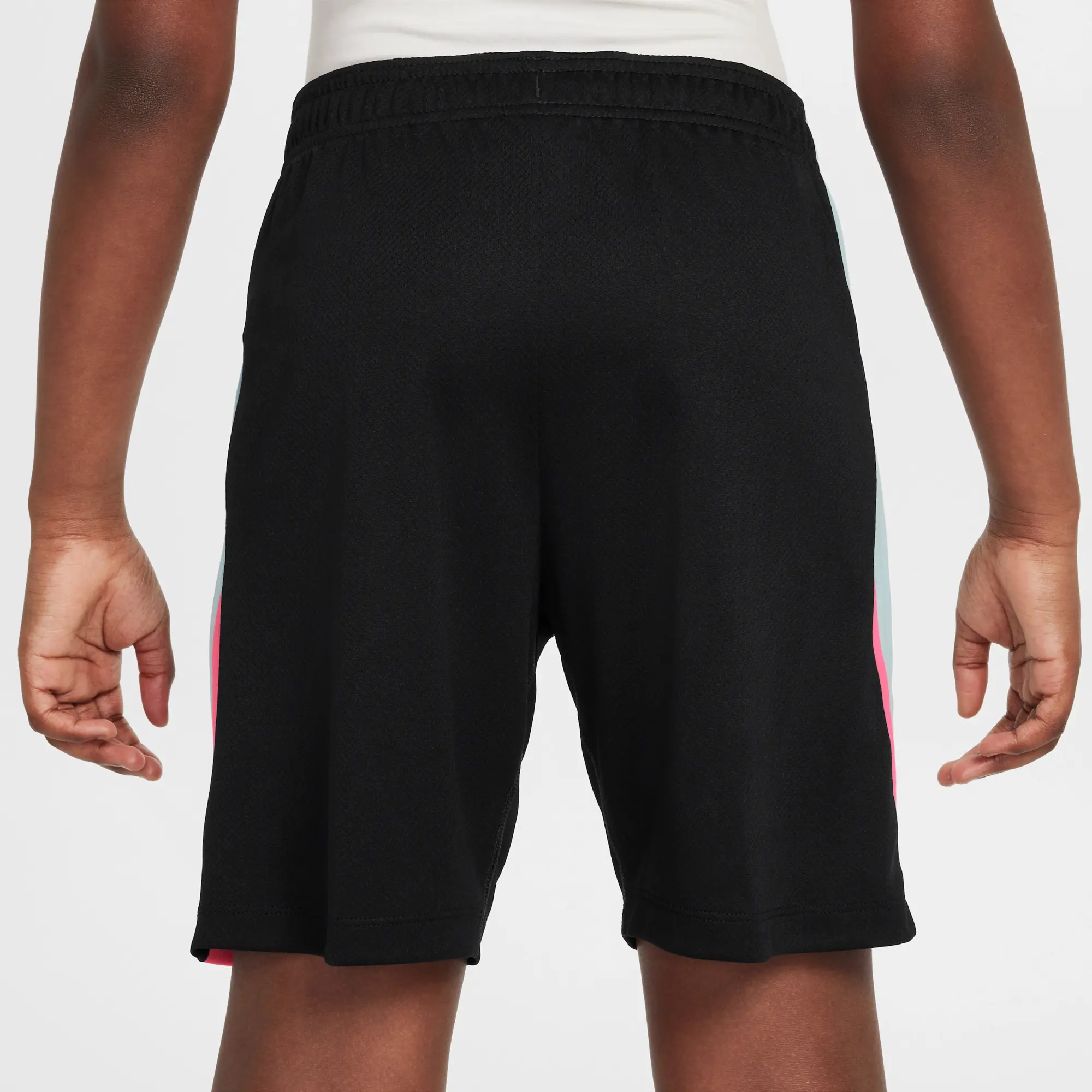 Nike Dri-FIT Strike Older Kids' Football Shorts - Black - Polyester