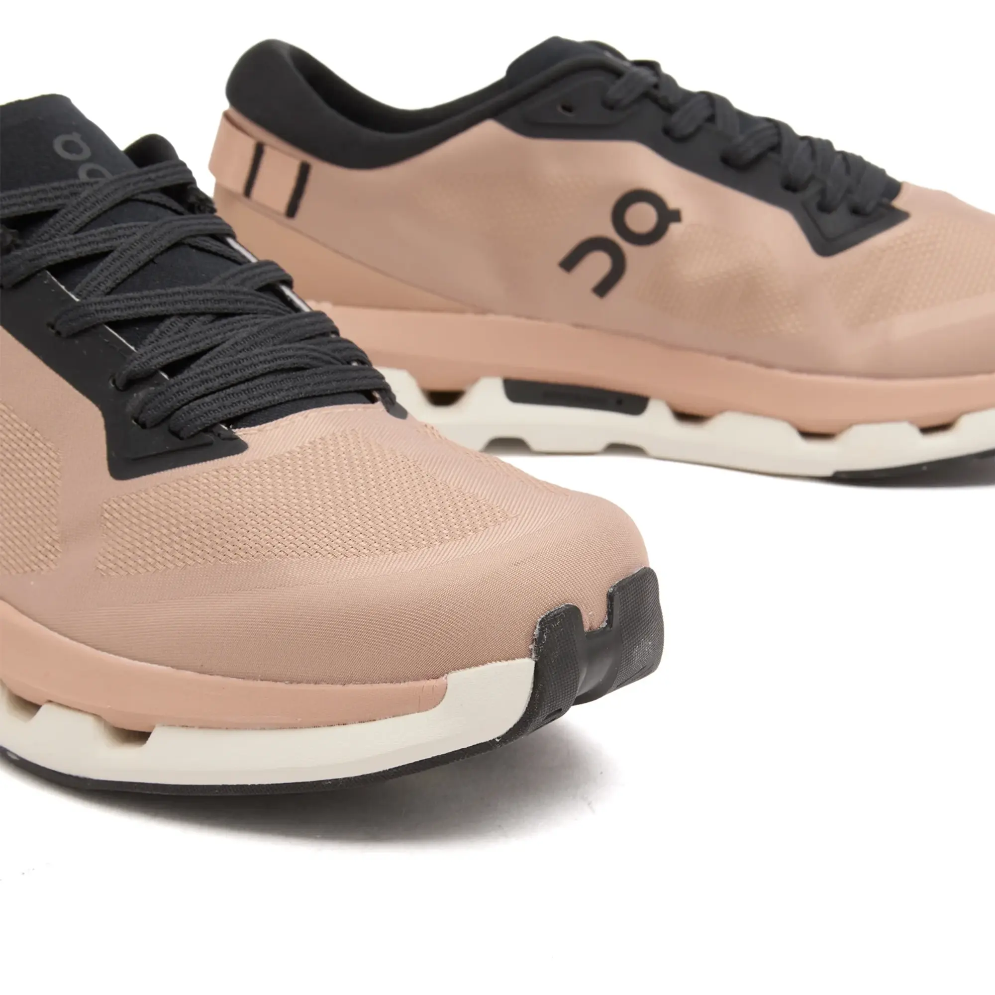 ON Cloudze Women Shoes - Black