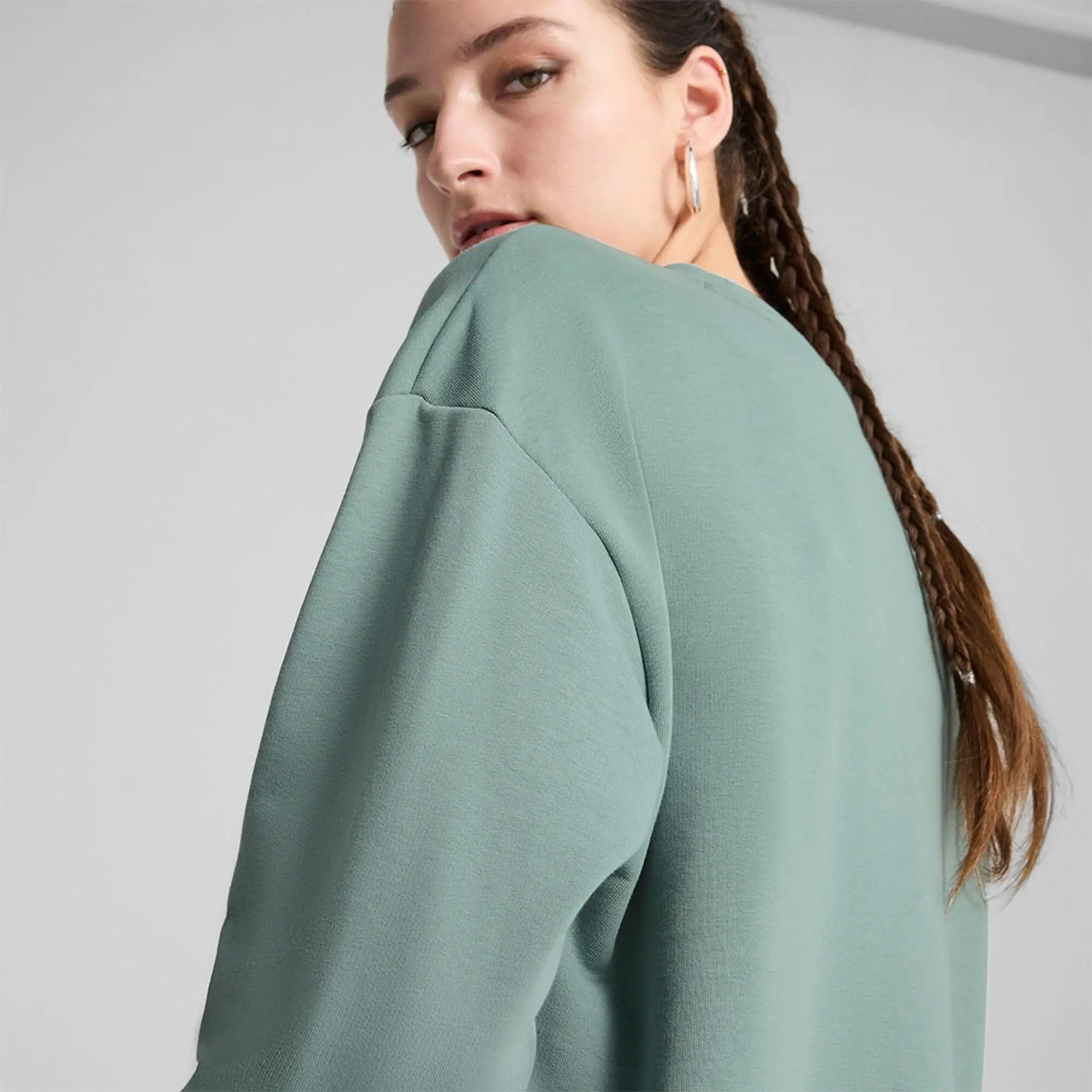 Puma Select Essential Small No1 Logo Relaxed Fit Sweatshirt