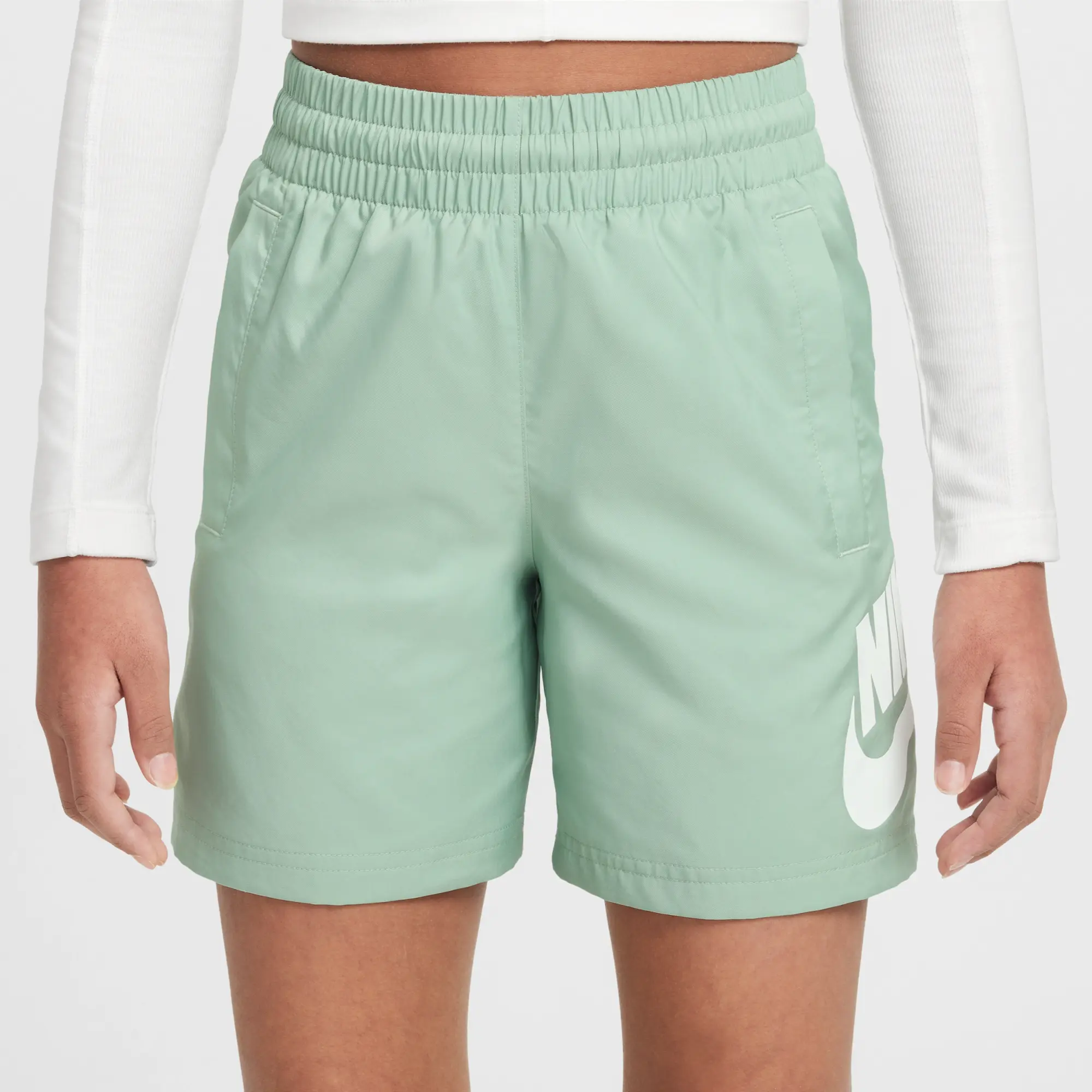 Nike Sportswear Club Older Kids' 15cm (approx.) Woven Shorts - Green - Polyester