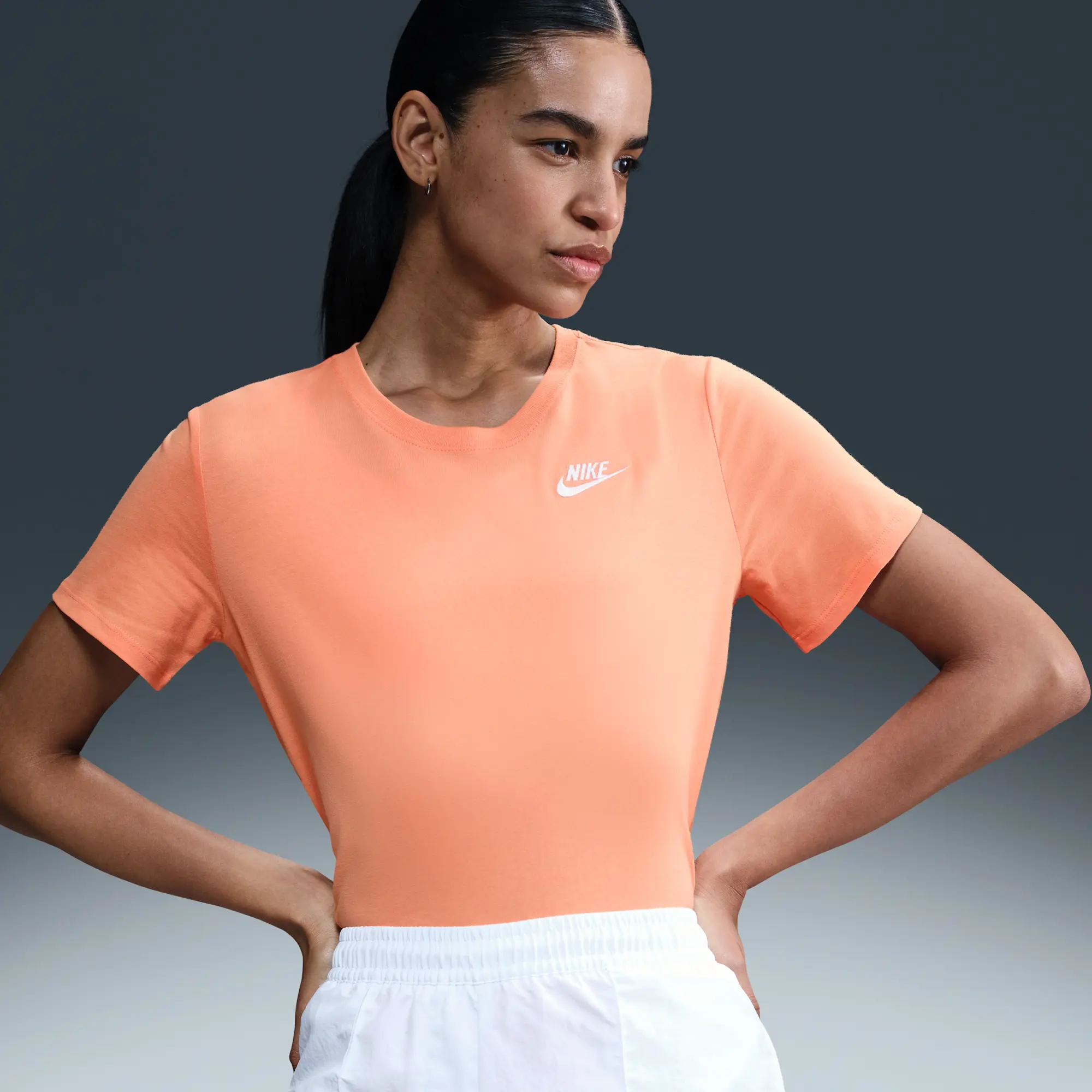 Nike Sportswear Club Essentials Women's T-Shirt - Orange - Cotton/Polyester