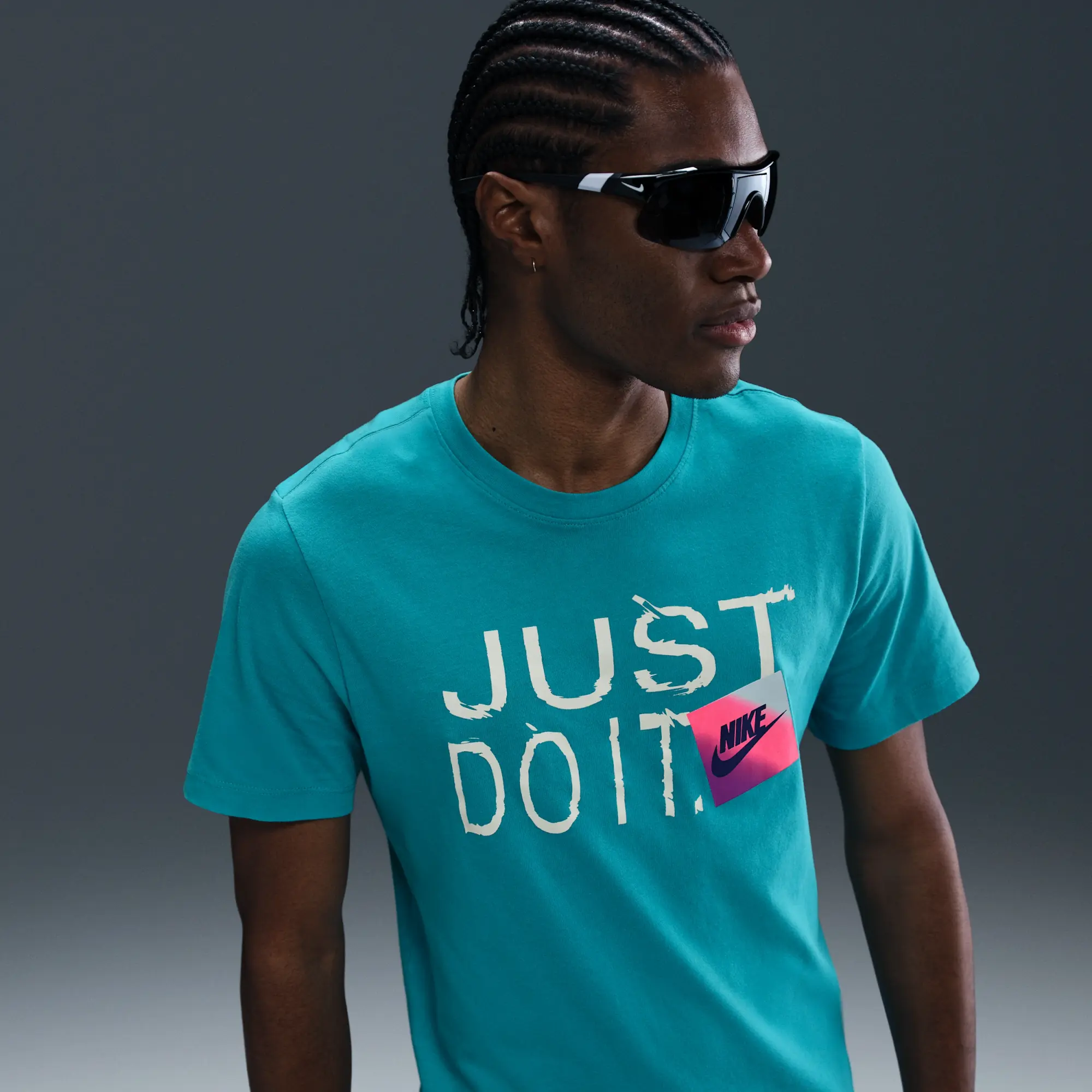 Nike Sportswear Men's T-Shirt - Green - Cotton/Polyester