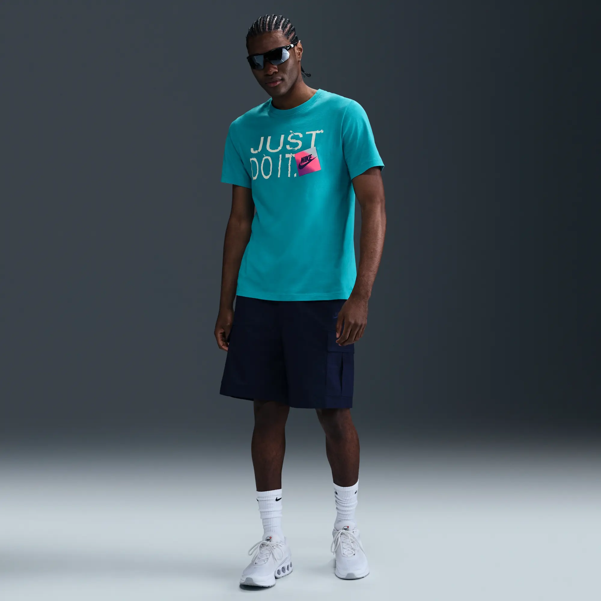 Nike Sportswear Men's T-Shirt - Green - Cotton/Polyester