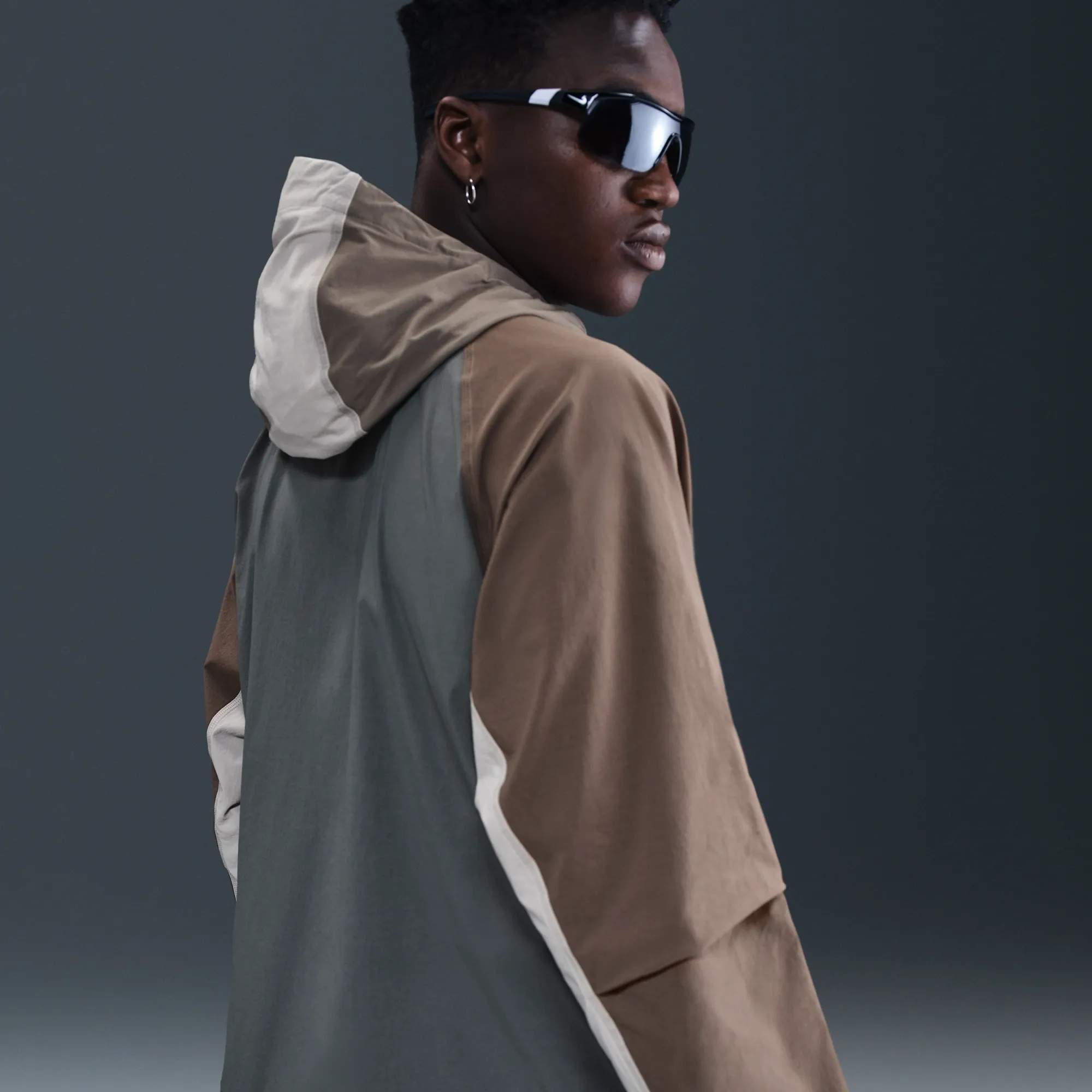 Nike Tech Men's Woven Windrunner Full-Zip Jacket - Grey - Nylon