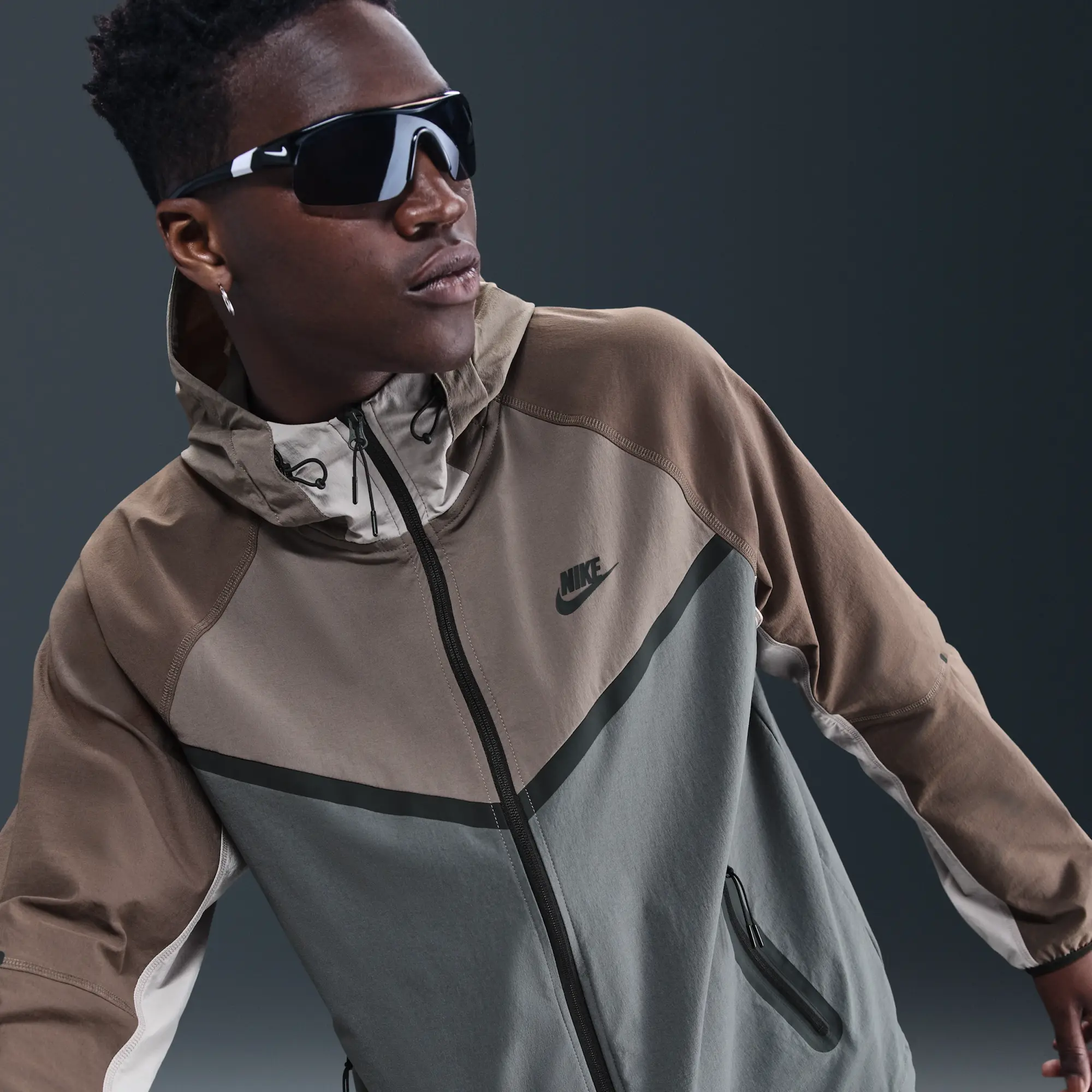 Nike Tech Men's Woven Windrunner Full-Zip Jacket - Grey - Nylon/Elastane