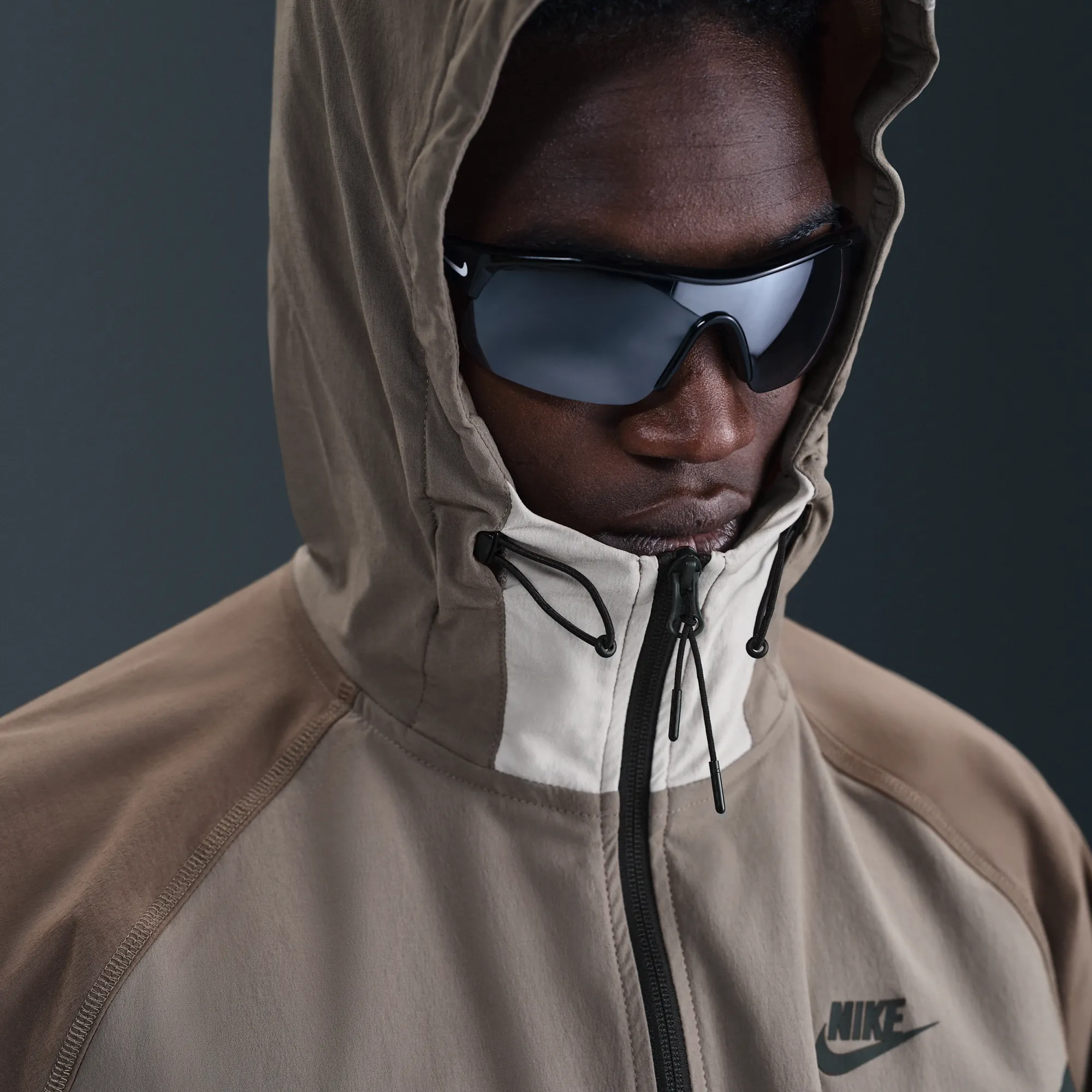 Nike Tech Men's Woven Windrunner Full-Zip Jacket - Grey - Nylon