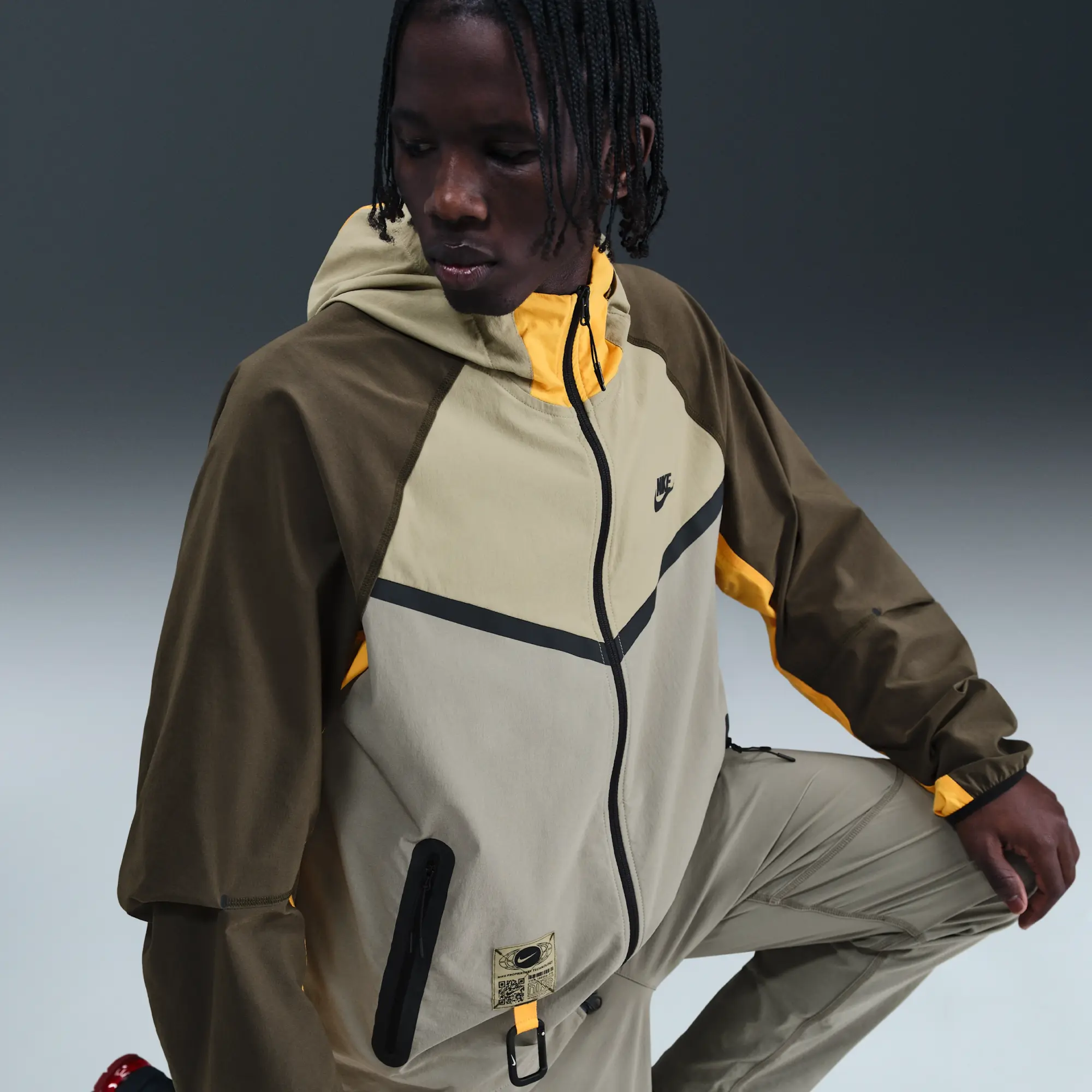 Nike Tech Men's Woven Windrunner Full-Zip Jacket - Brown - Nylon/Elastane