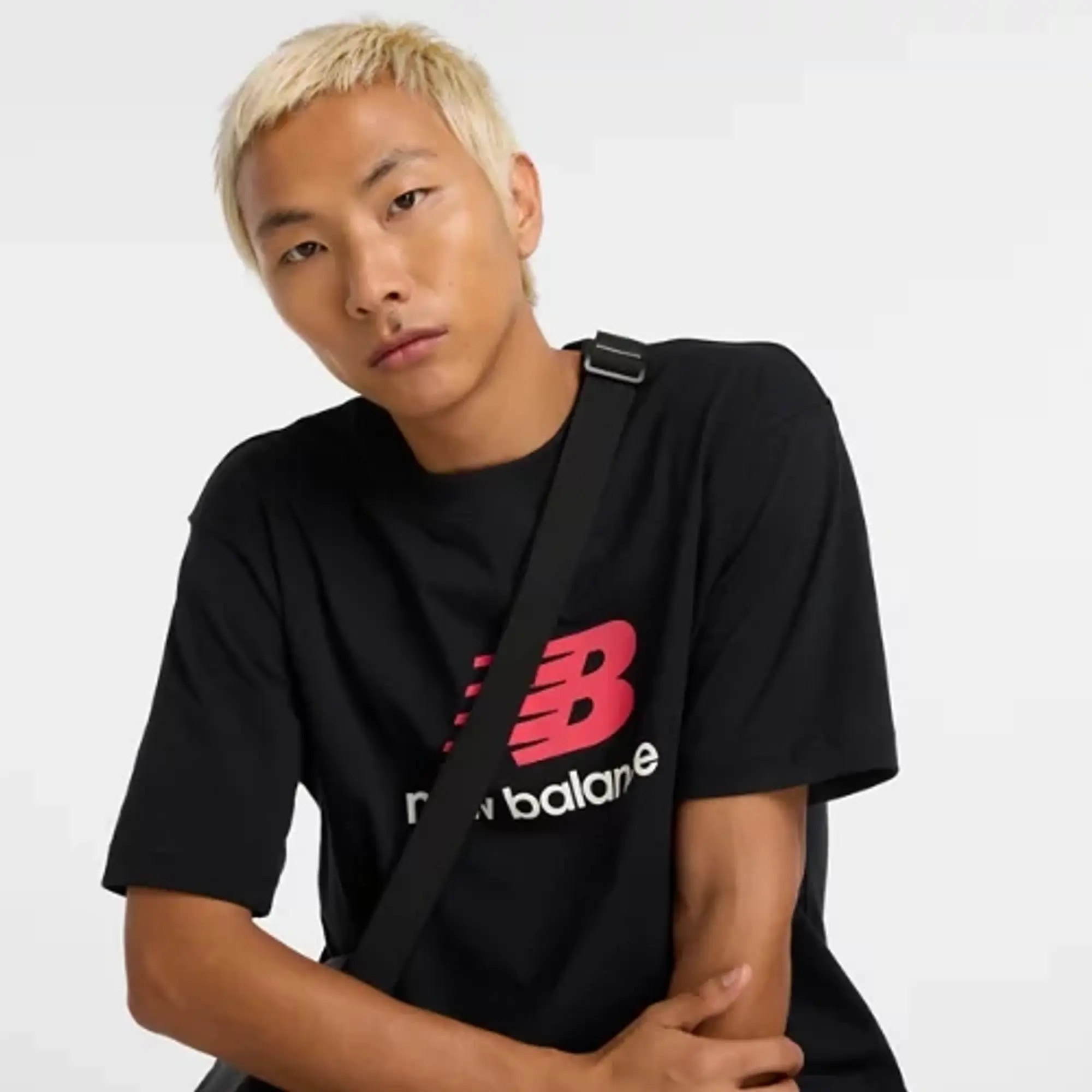 New Balance Men's Athletics Logo T-Shirt in Black Cotton