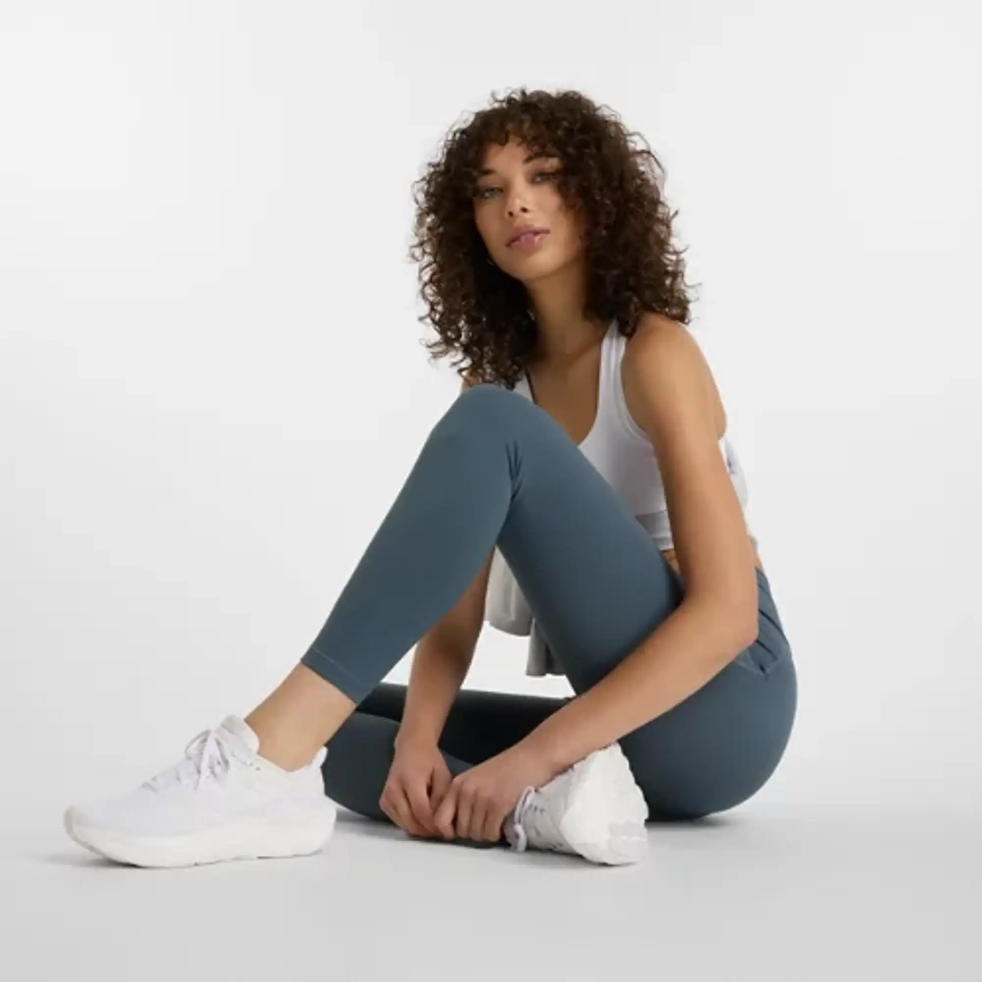 New Balance Women's NB Sleek Pocket High Rise Legging 25 in Grey Poly Knit