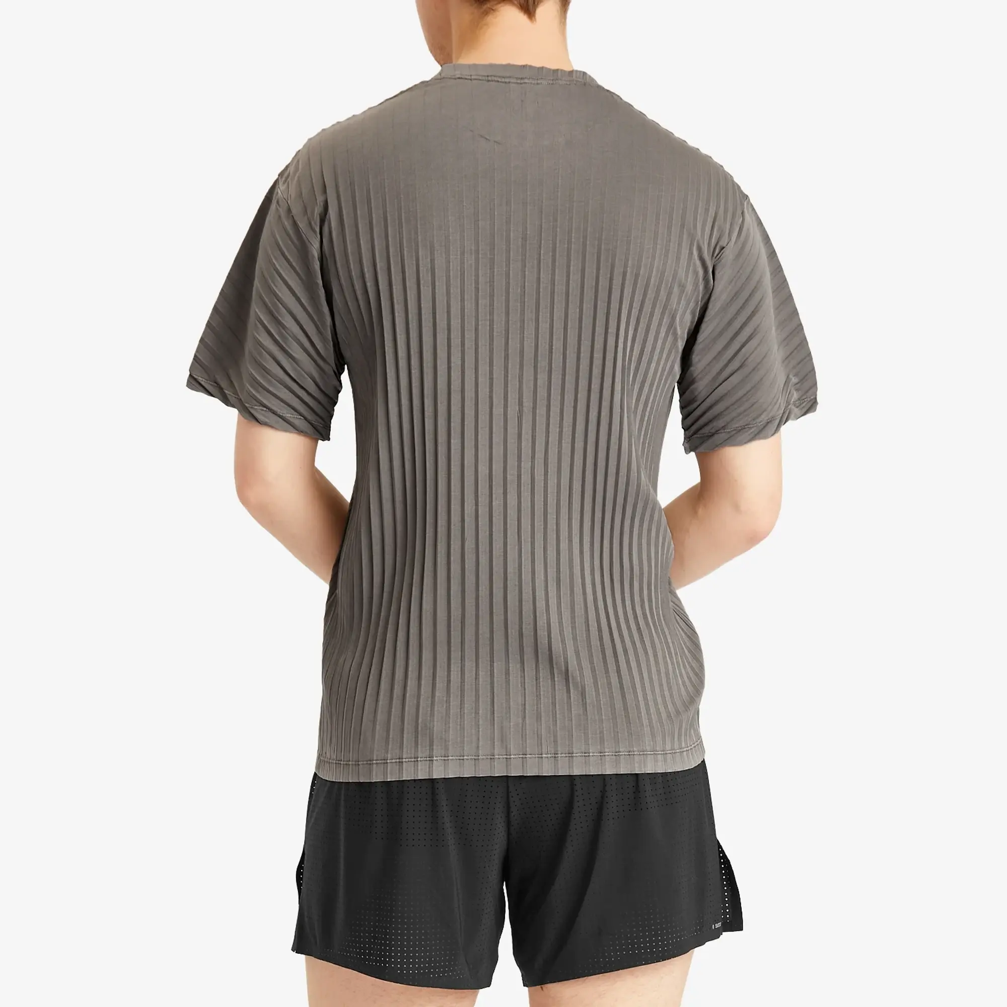 Satisfy Men's AuraLite™ Pleated T-Shirt Mineral Graphite